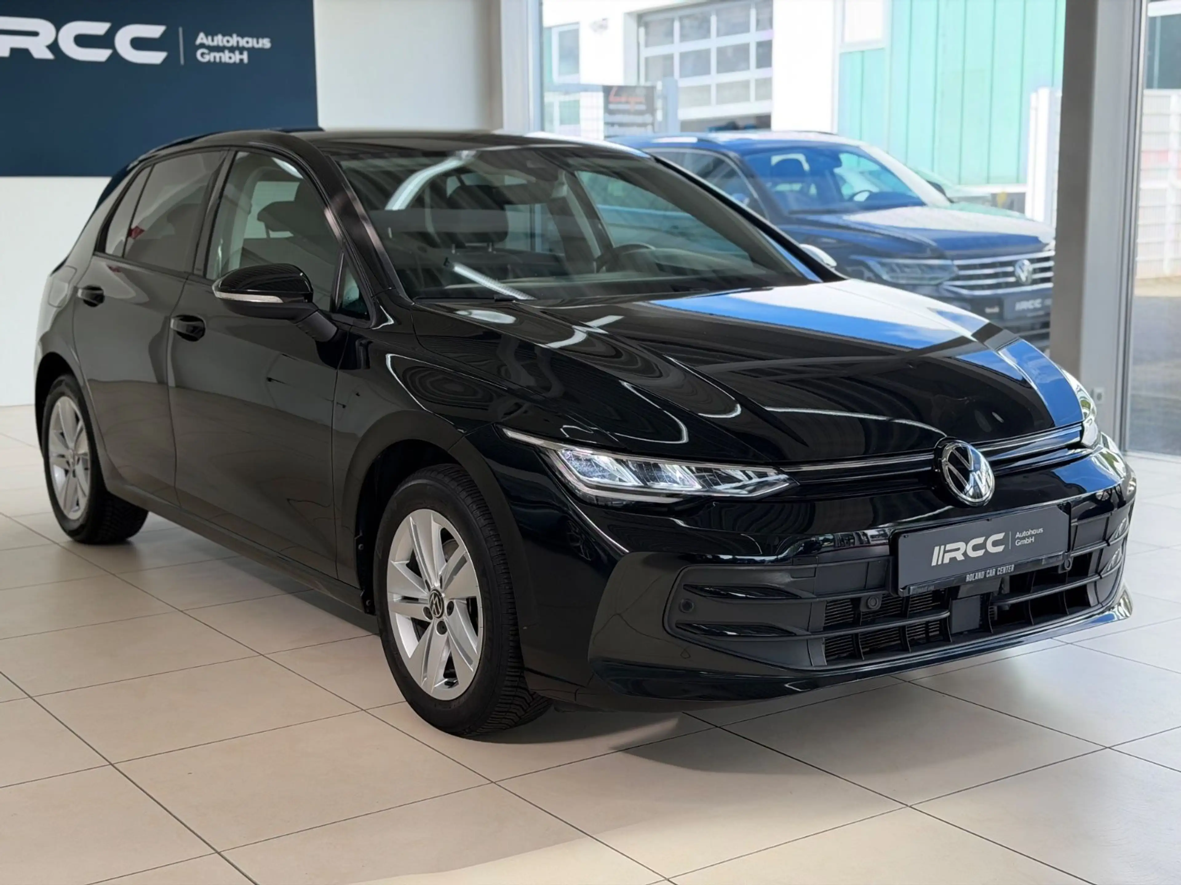 Volkswagen Golf VIII Lim. 1.5 TSI 110 kW Life ACC — photo 3