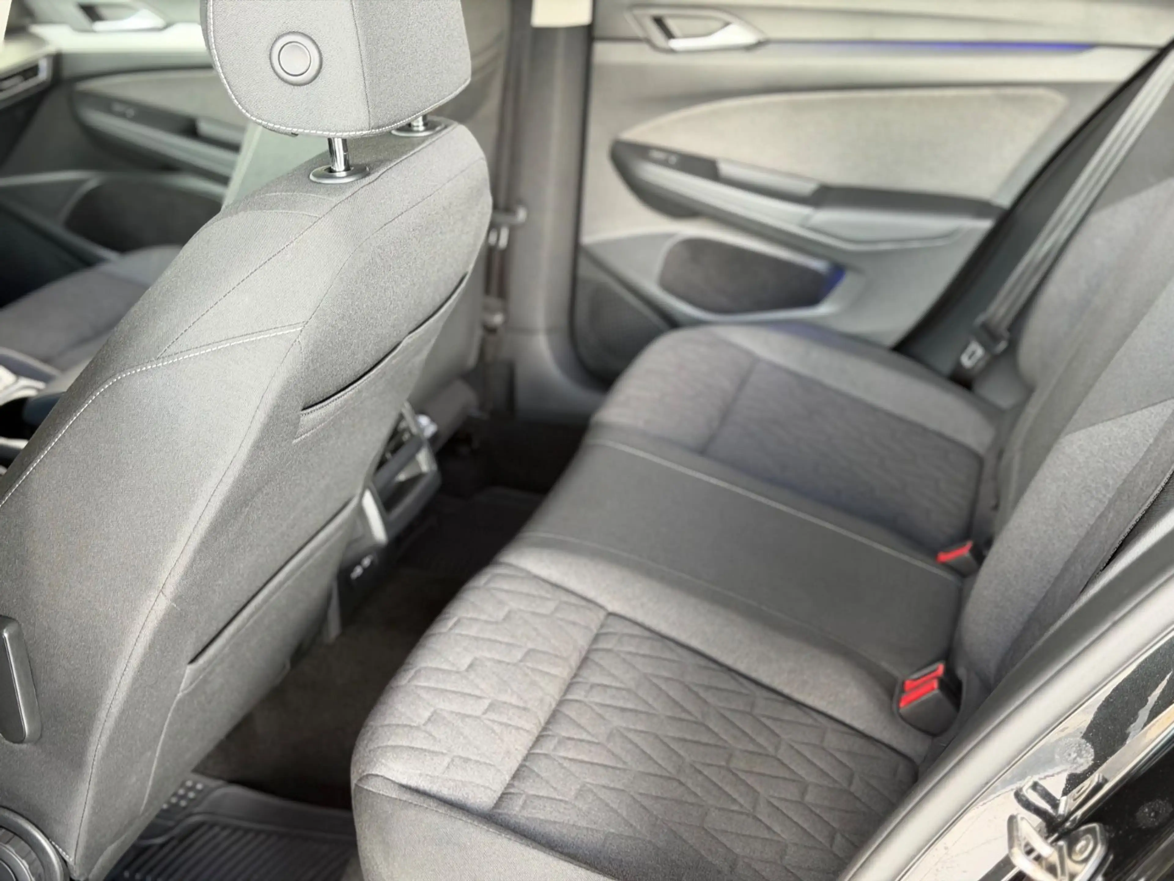 Volkswagen Golf VIII Lim. 1.5 TSI 110 kW Life ACC — photo 14