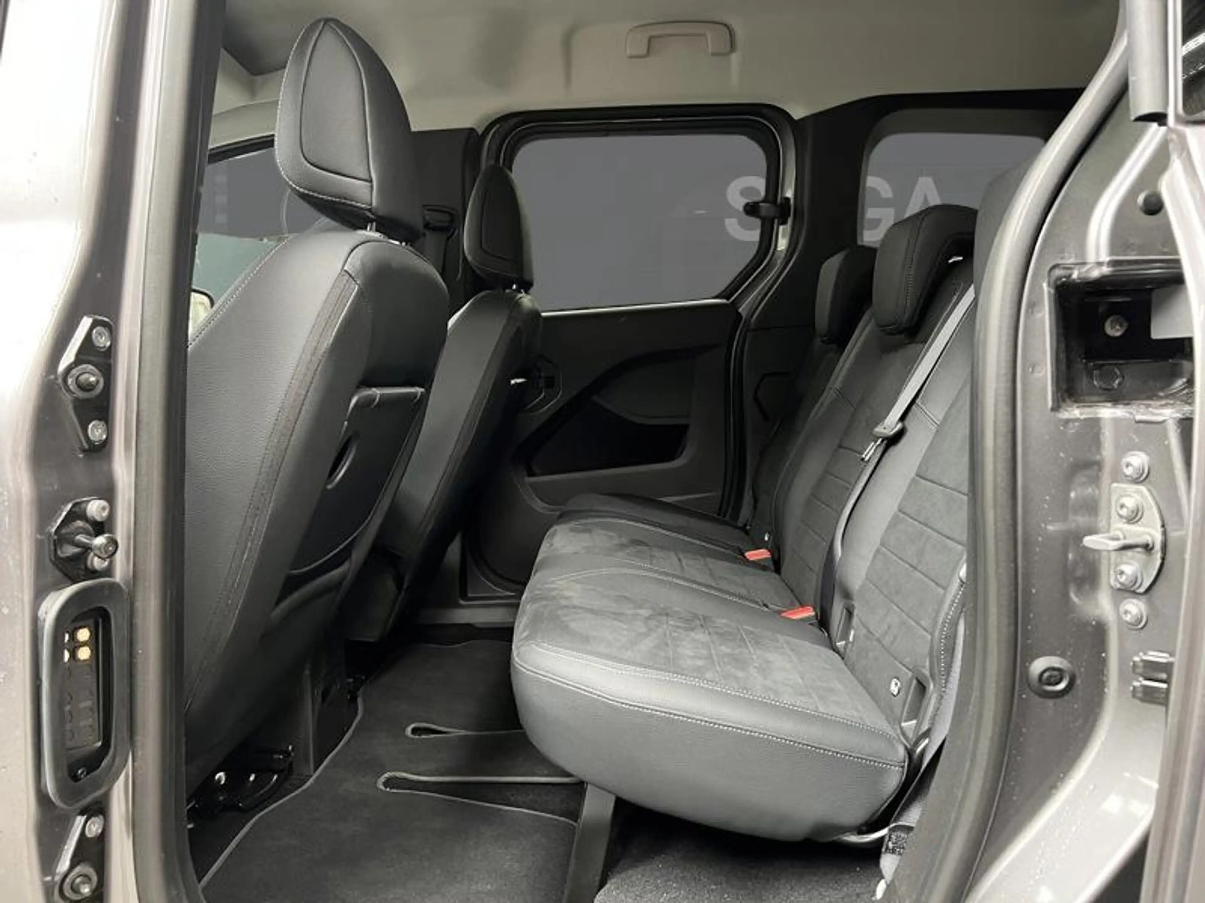 Mercedes-Benz T-Class Classe T 180 STYLE Standard — photo 6