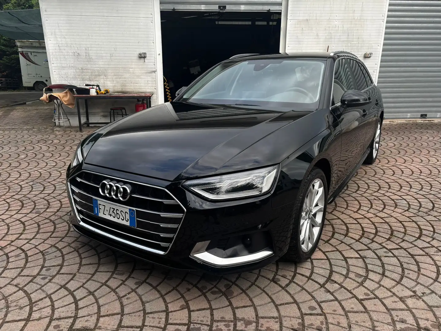 Audi A4 Avant 35 2.0 tdi Business Advanced 163cv s-tronic Schwarz - 1