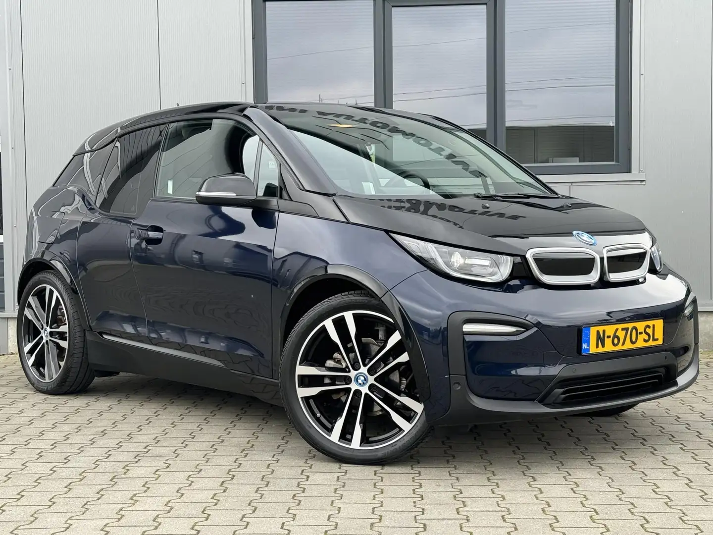 BMW i3 120Ah 42kWh Business Comfort Advanced Edition Blauw - 1