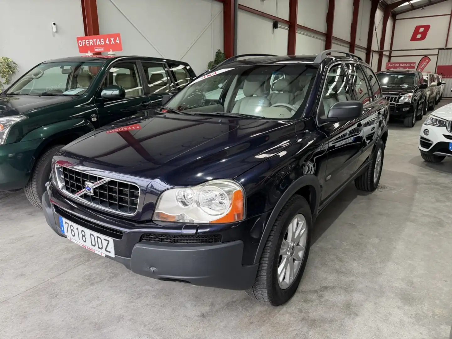 Volvo XC90 2.4D Momentum 163 Aut. Blu/Azzurro - 1