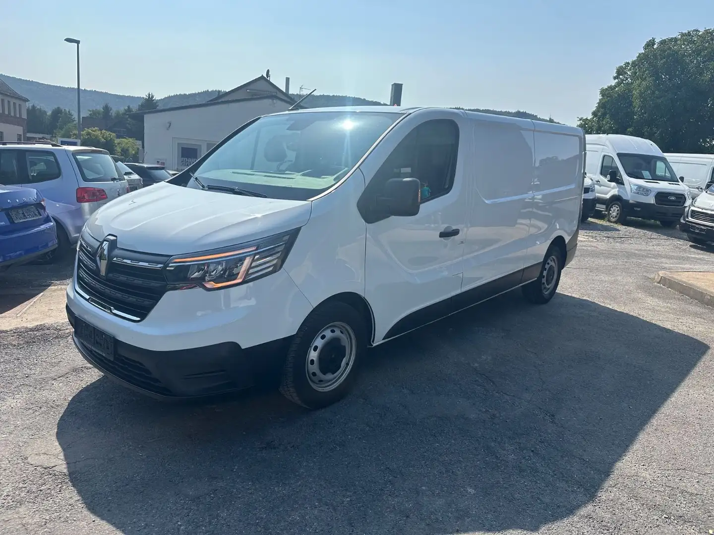 Renault Trafic Kasten L2H1 3,0t Komfort,LED+Klima+3Sitze - 2