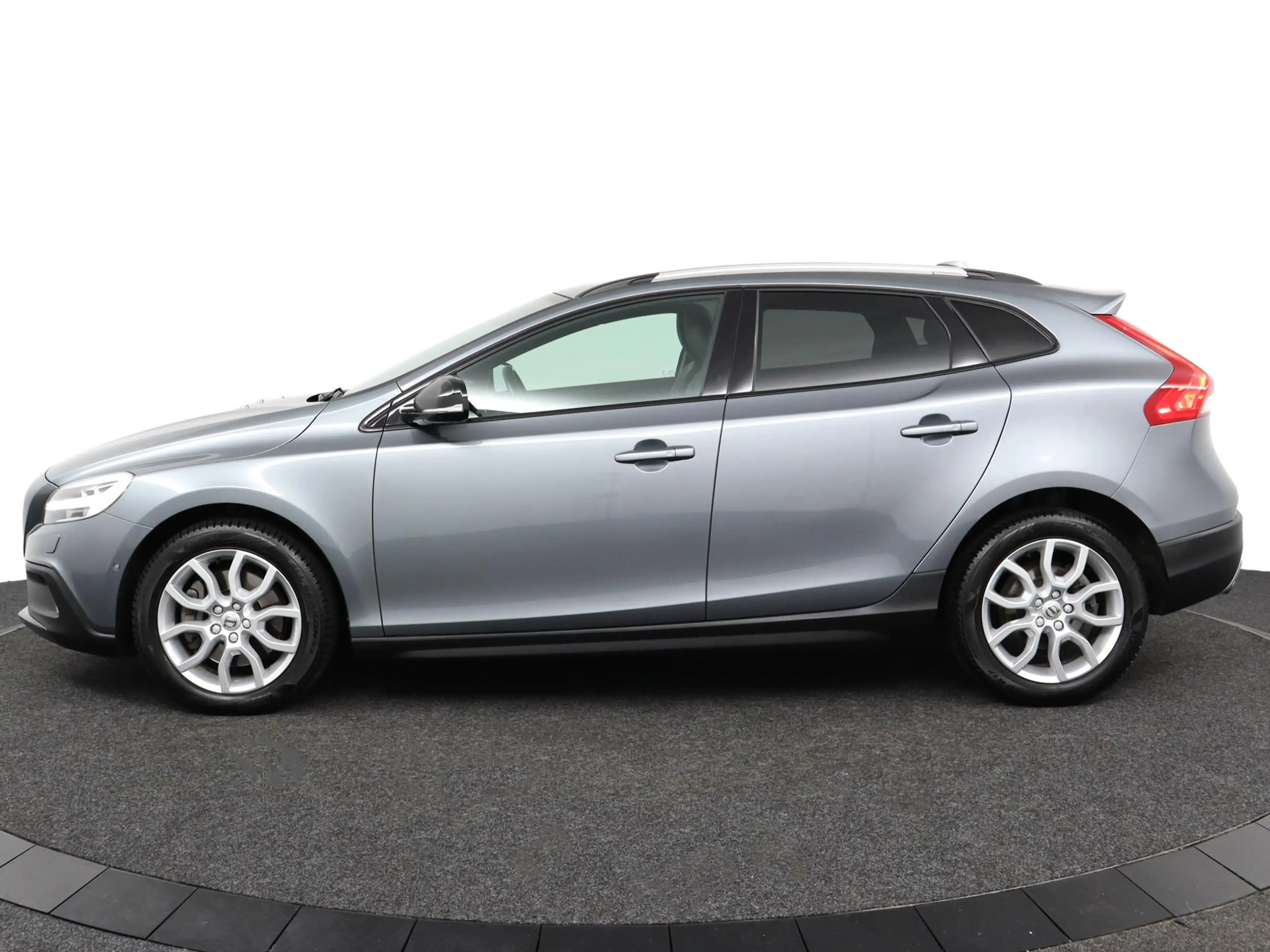 Volvo V40 Cross Country 1.5 T3 Polar+ Luxury | AUTOMAAT | Trekhaak | Adapt — photo 2
