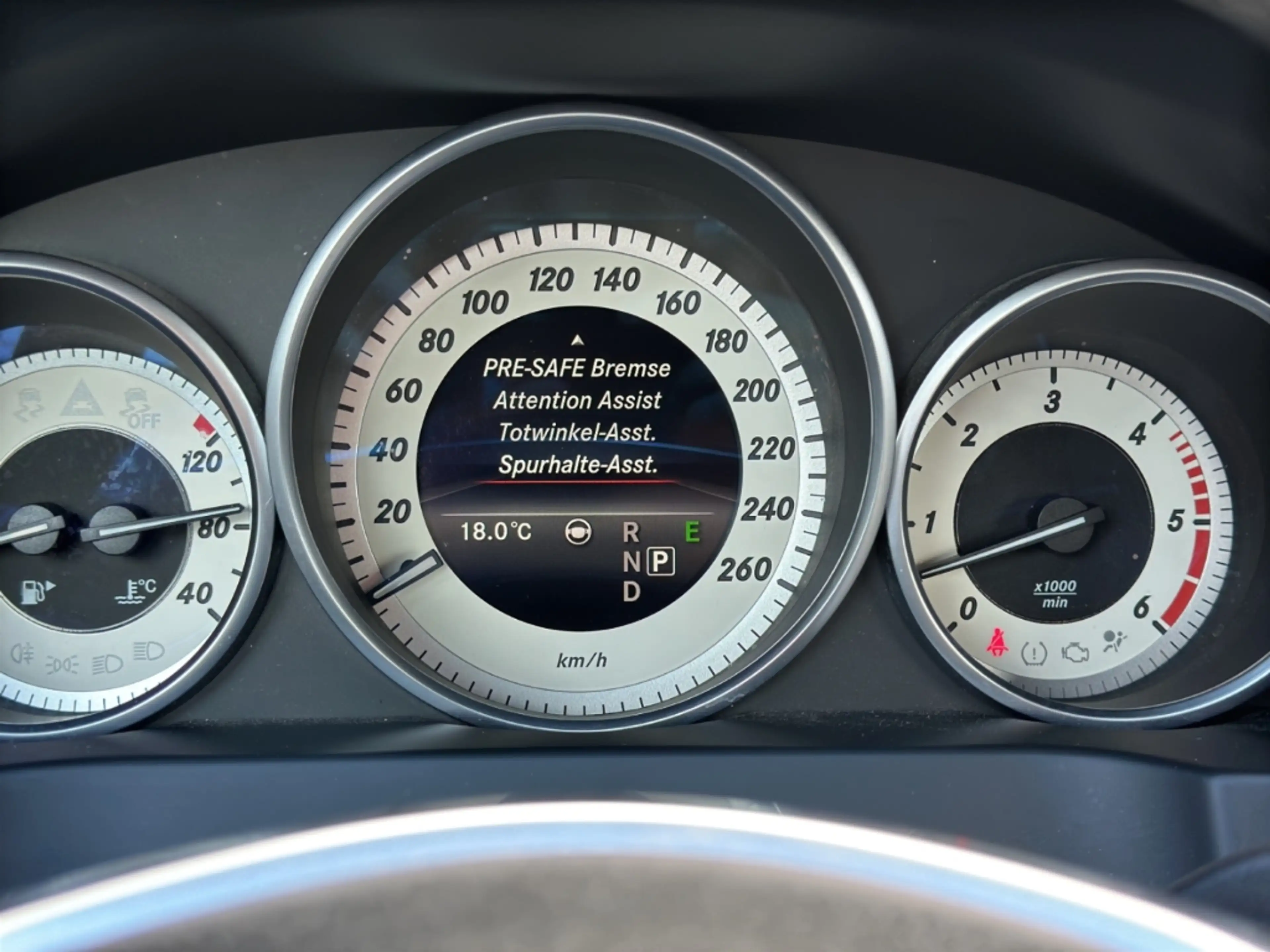 Mercedes-Benz E 350 Cabrio 9G BlueTEC *TÜV NEU* — photo 25