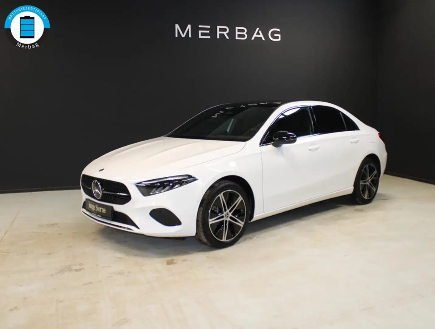 Mercedes-Benz A 250 e  *Limousine Pano Night AHK Kam LED Lim Weiß - 2