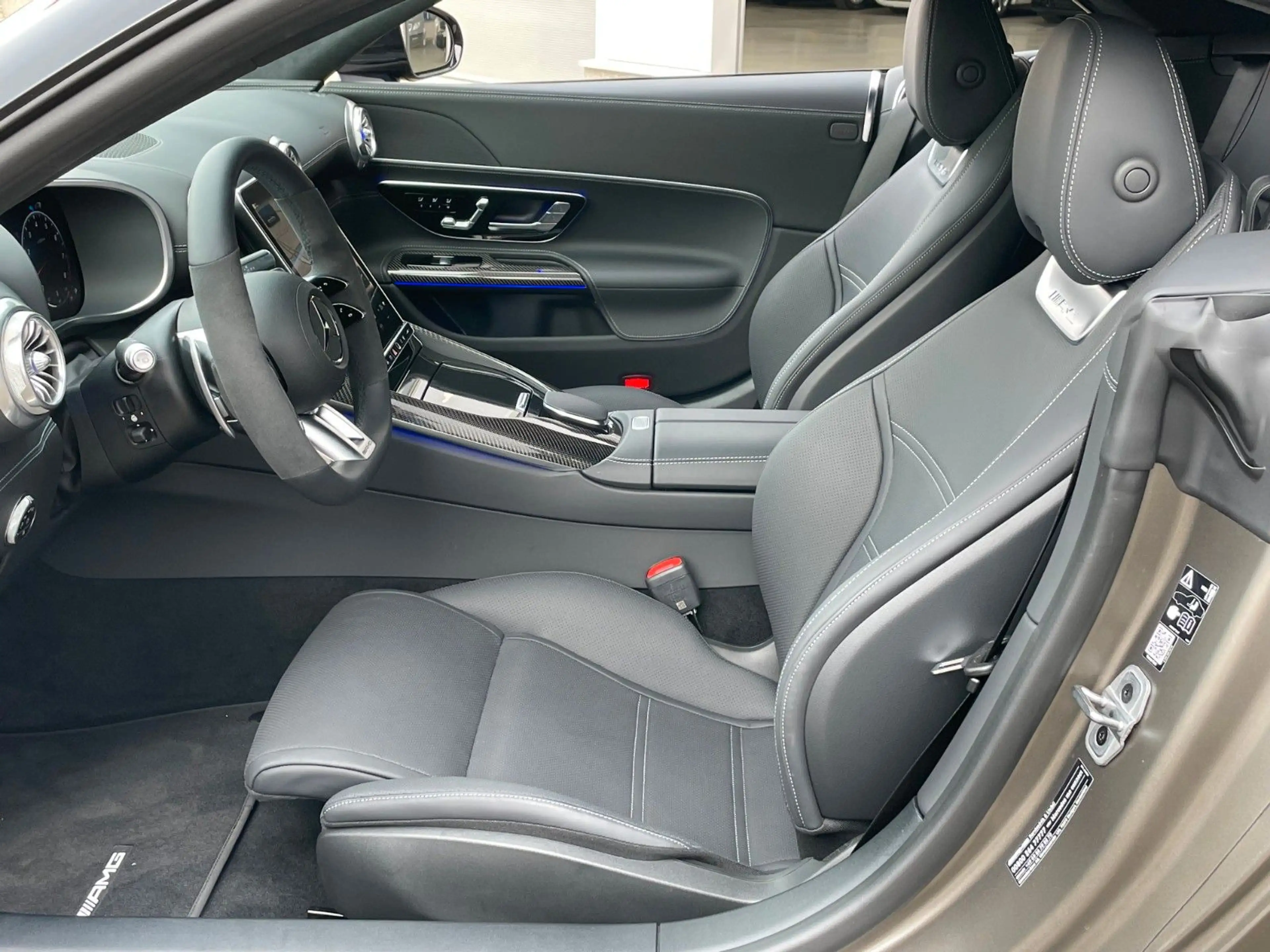 Mercedes-Benz SL 63 AMG 4MATIC, NIGHT, CARBON, NP. 216.000 EUR — photo 6