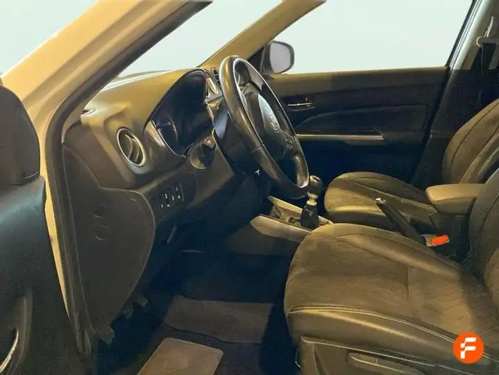 Suzuki Vitara 1.4 GLX Mild Hybrid 2021, foto 11