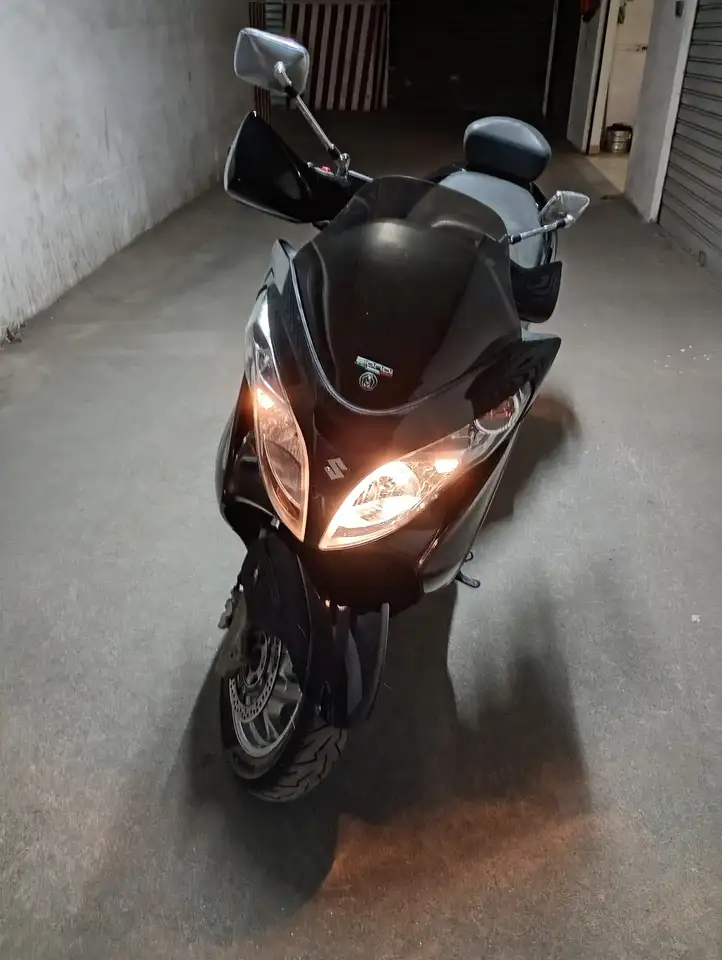 Suzuki Burgman 400