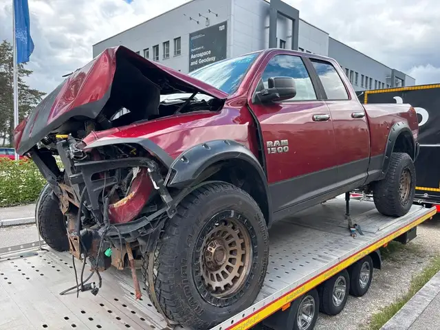 Dodge RAM 1500 SLT 4X4 *5.7L V8 HEMI*