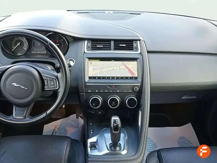 Jaguar E-Pace 2019, foto 16