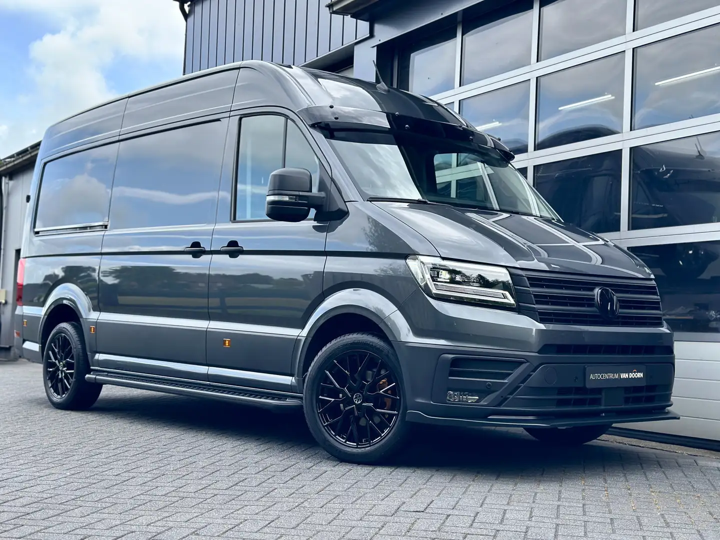 Volkswagen Crafter 2.0 TDI 177pk | Automaat | L3H3 | Facelift | Black Grijs - 1