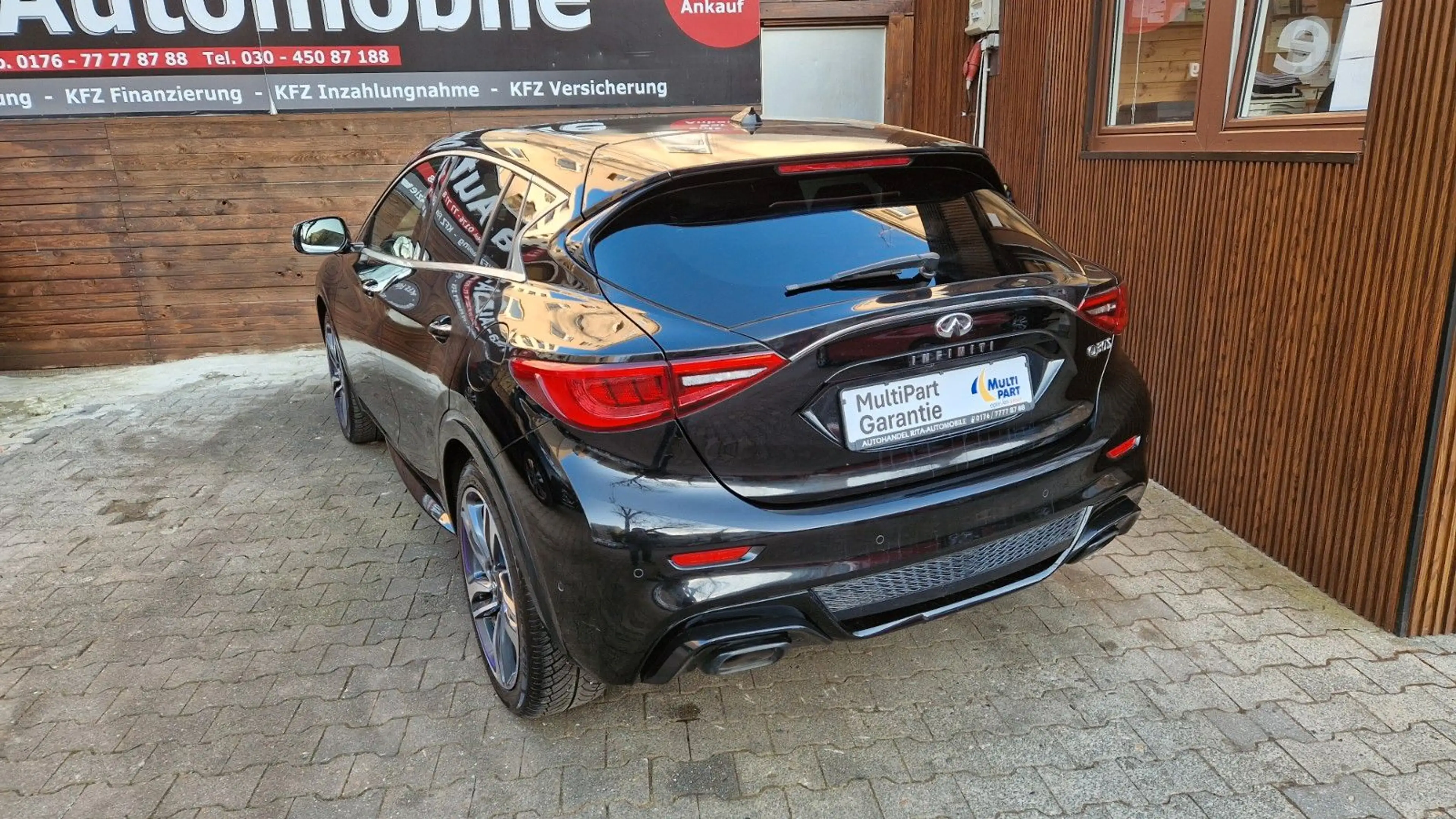 Infiniti Q30 S 1.6t DCT FWD Sport, 360° Kamera, Navi — photo 7