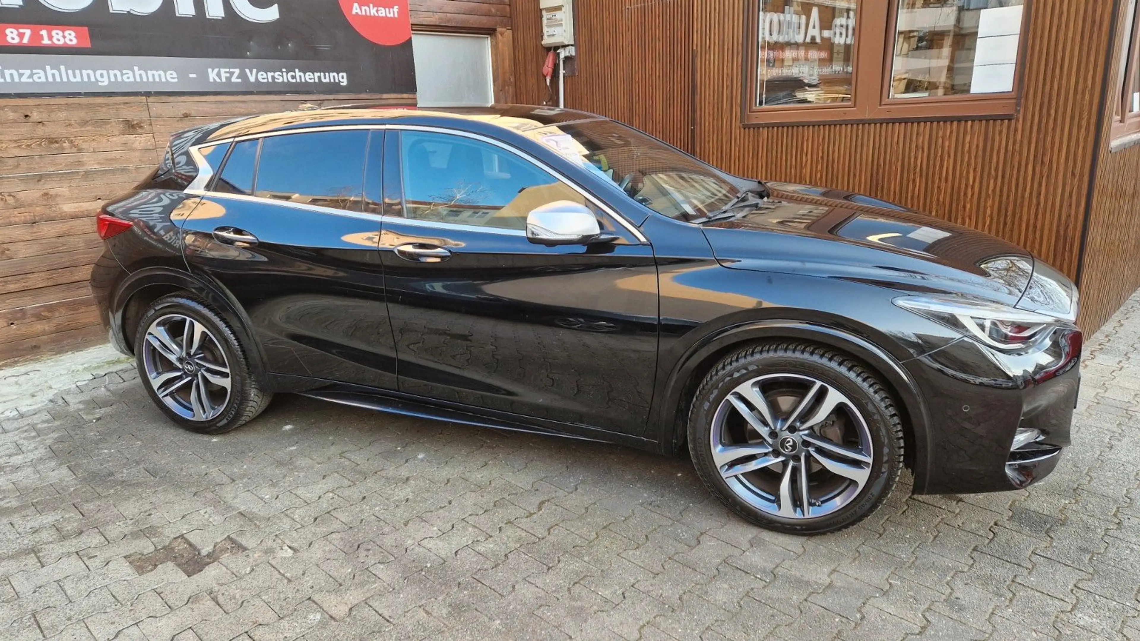Infiniti Q30 S 1.6t DCT FWD Sport, 360° Kamera, Navi — photo 4
