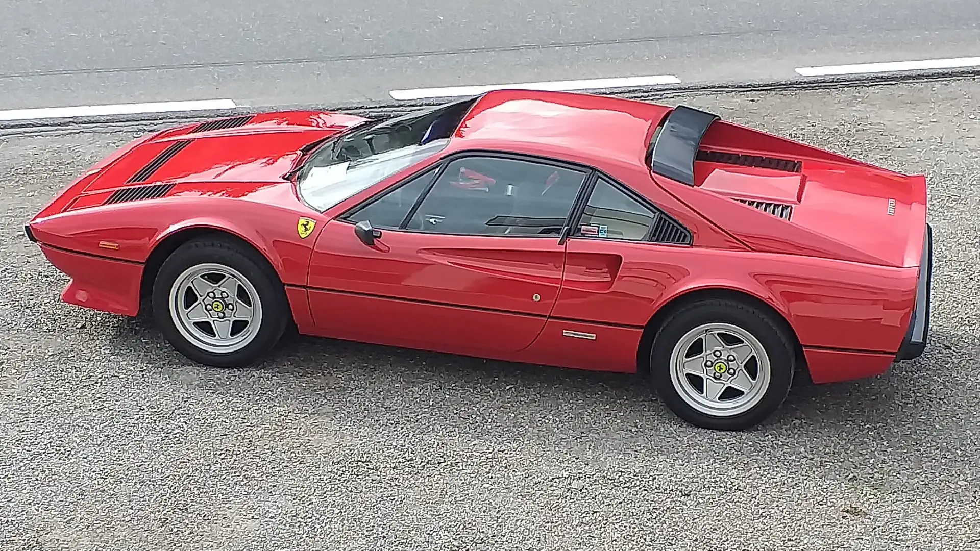 Ferrari 308 quattrovalvole 1983 original Europaausführung Roşu - 2