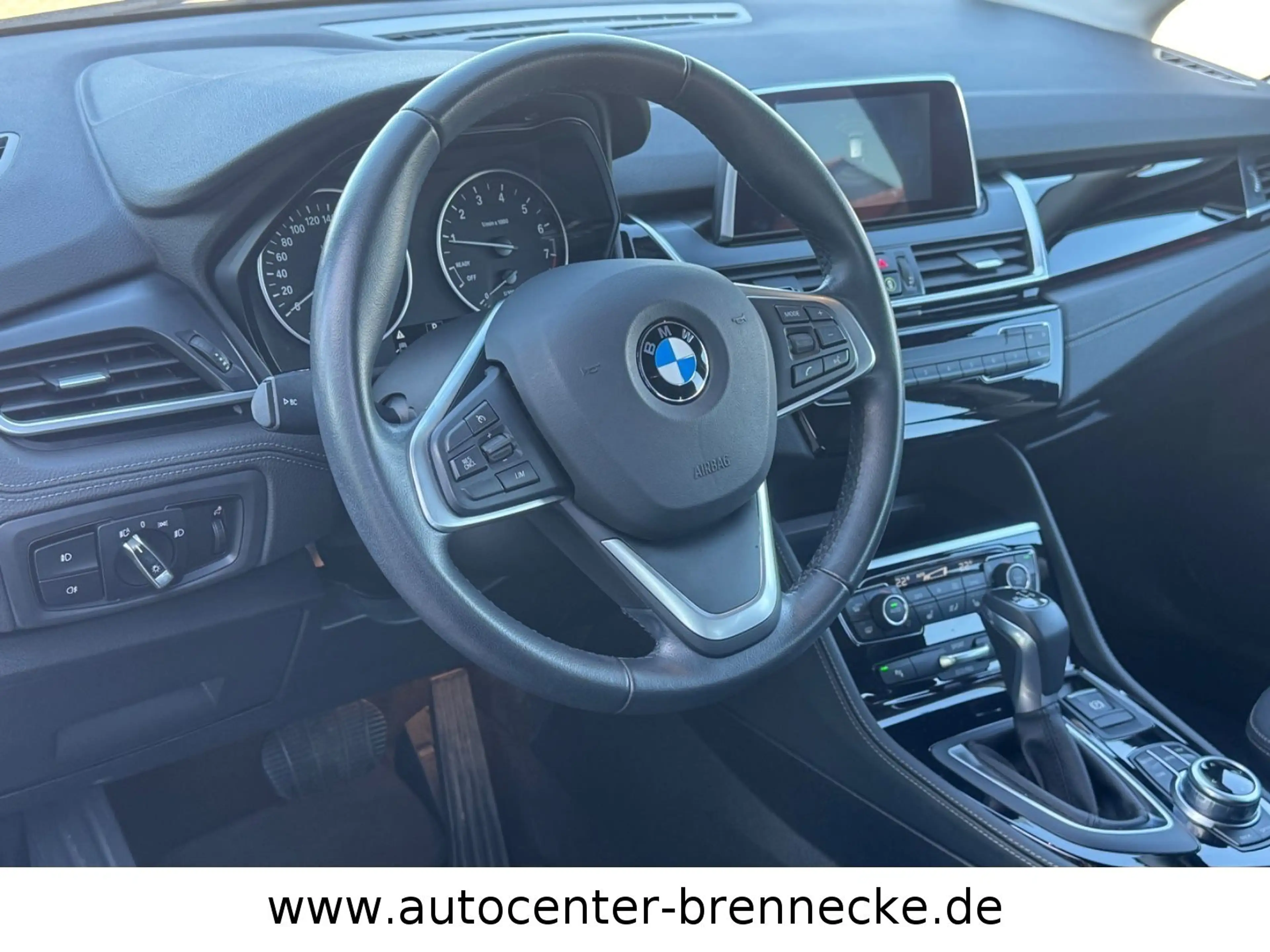 BMW 220 i Active Tourer*1.Hand*Unfallfrei*Scheckheft* — photo 10