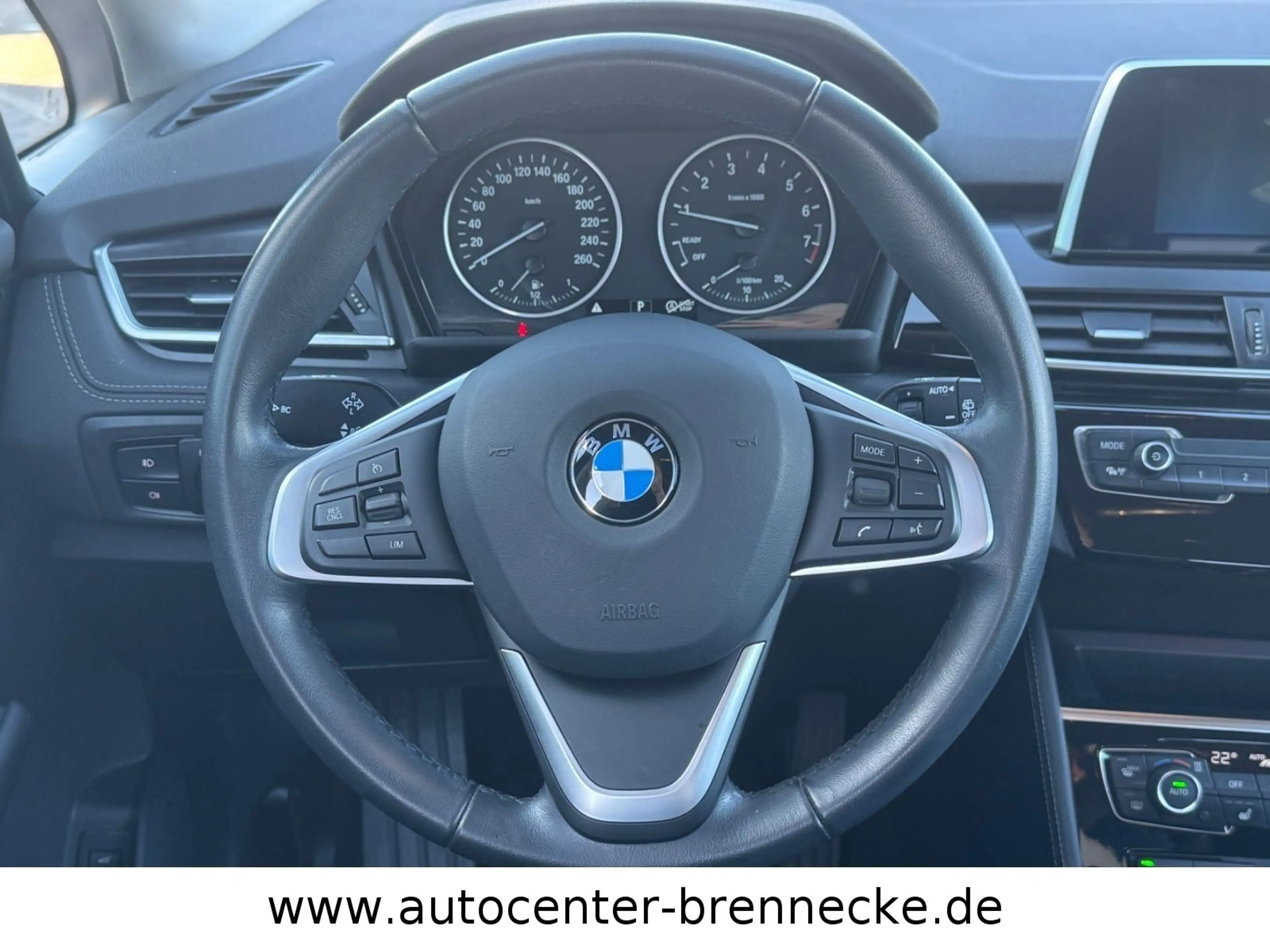 BMW 220 i Active Tourer*1.Hand*Unfallfrei*Scheckheft* — photo 14