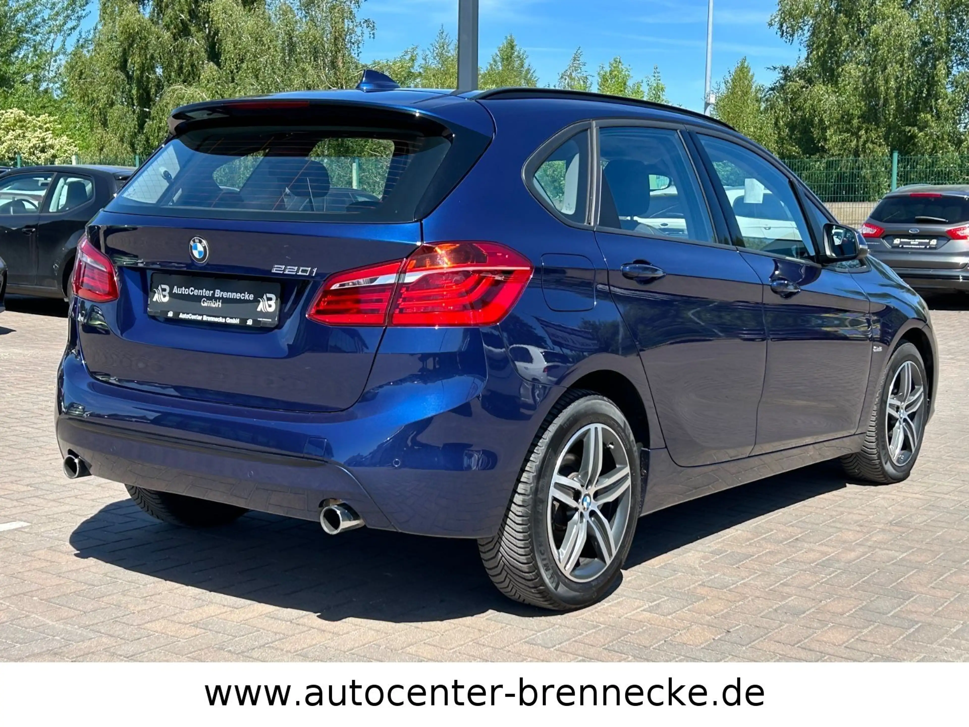 BMW 220 i Active Tourer*1.Hand*Unfallfrei*Scheckheft* — photo 4