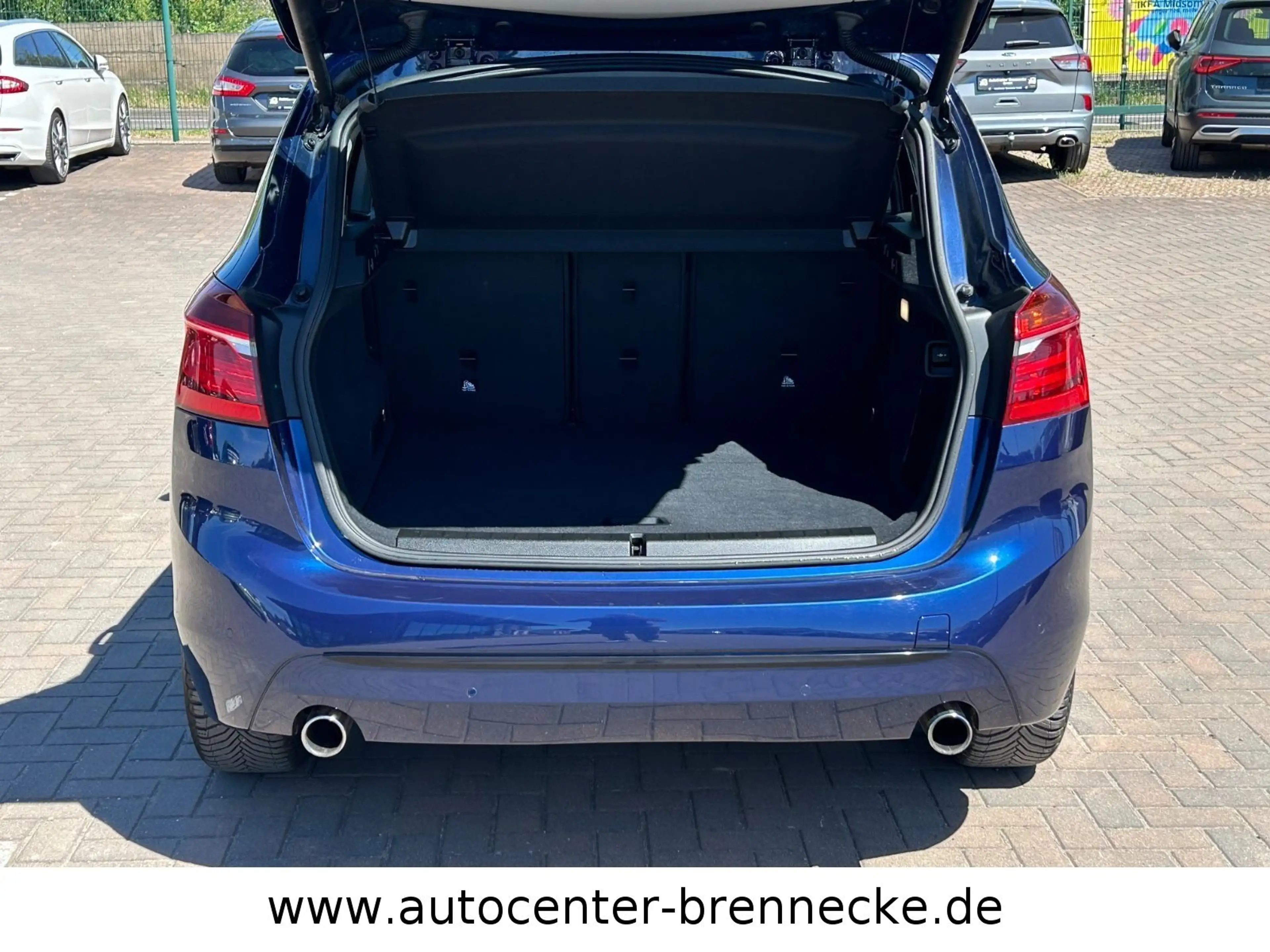 BMW 220 i Active Tourer*1.Hand*Unfallfrei*Scheckheft* — photo 9