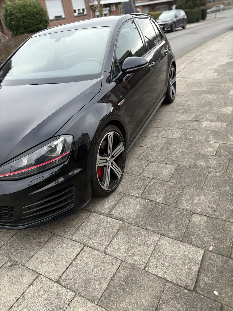 Volkswagen Golf GTI 2.0 TSI Performance - 2