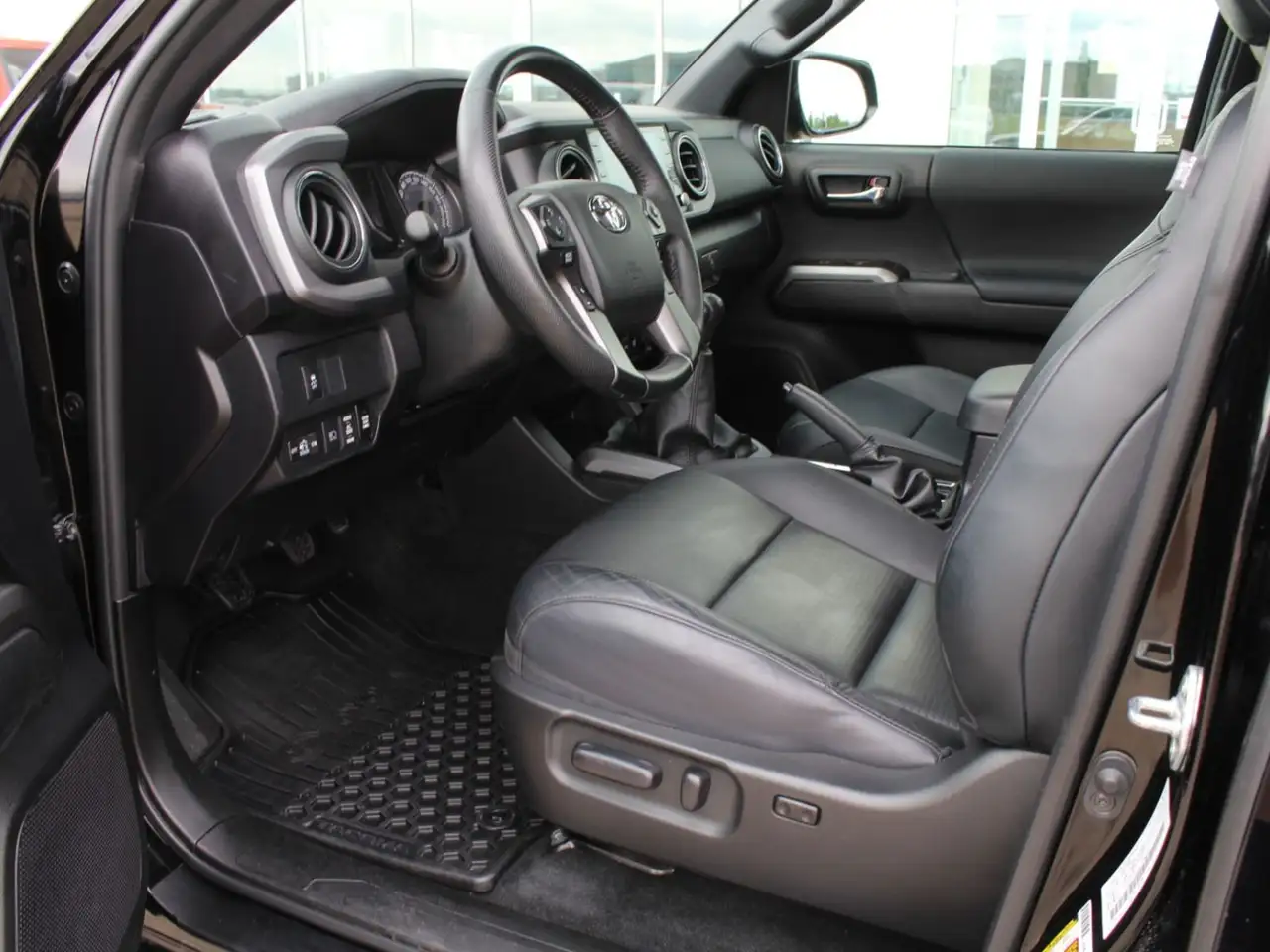 Toyota Tacoma снимка Toyota Tacoma