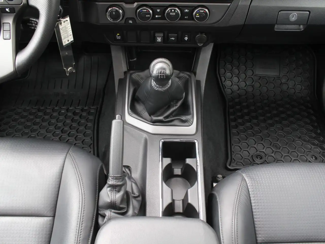 Toyota Tacoma снимка Toyota Tacoma