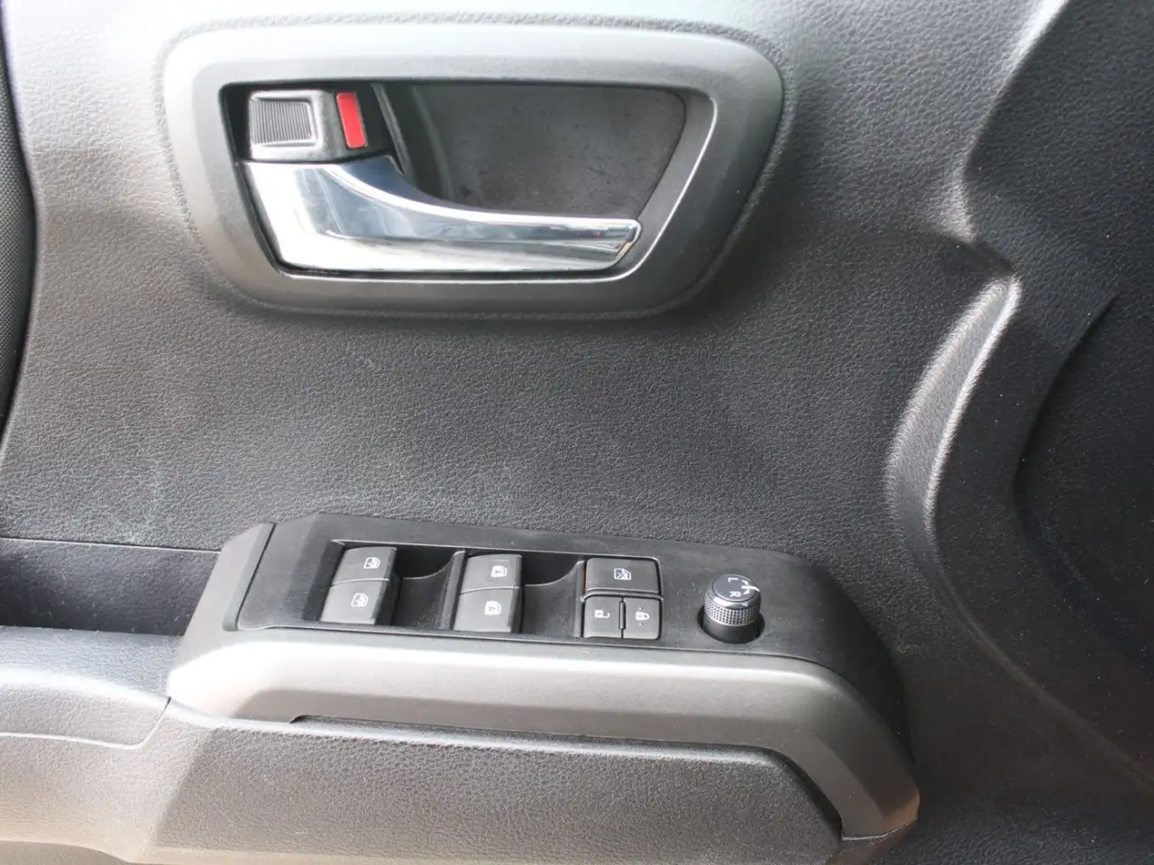 Toyota Tacoma снимка Toyota Tacoma
