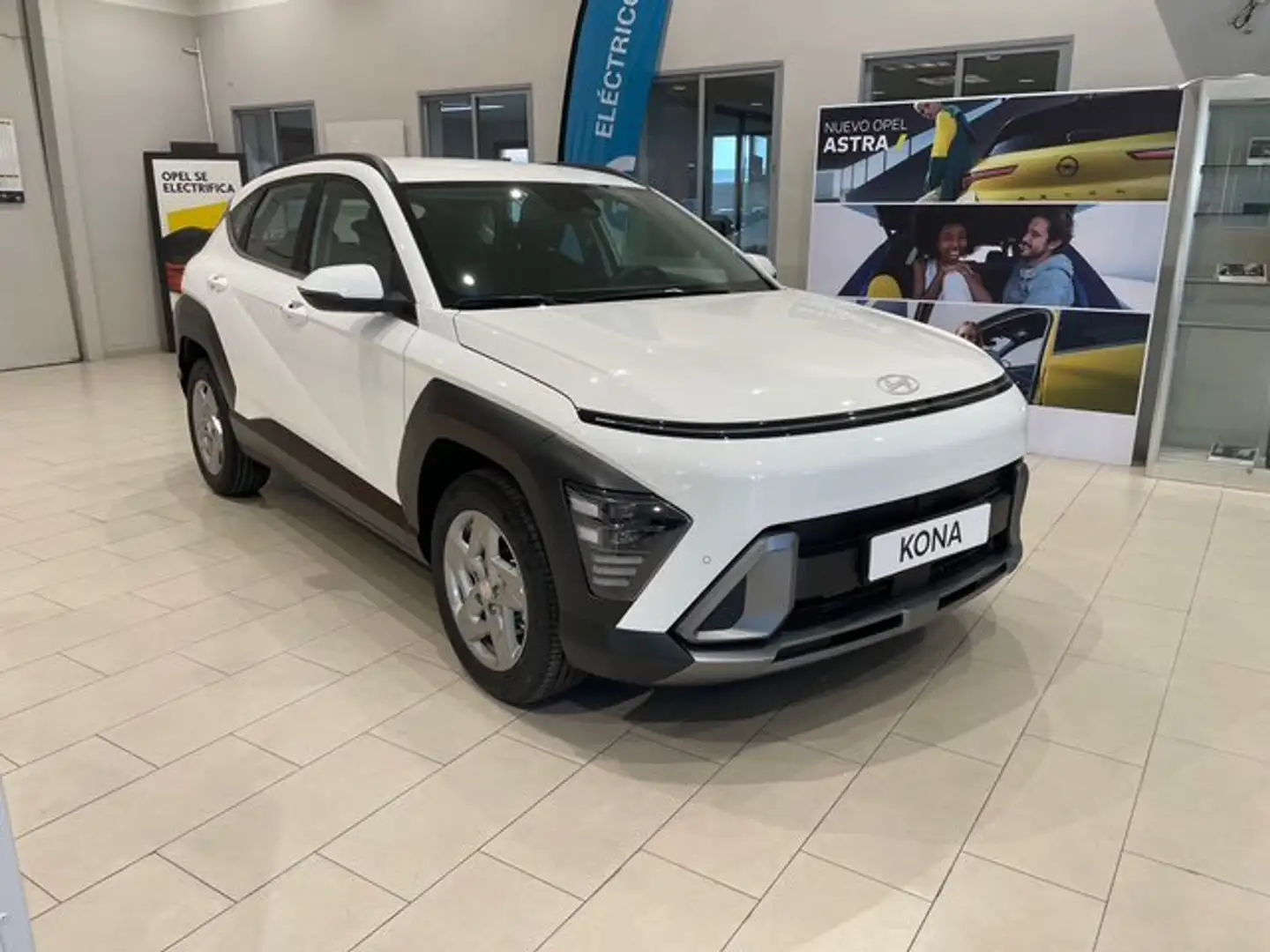 Hyundai KONA 1.0 TGDI Flexx 4x2 Blanco - 1