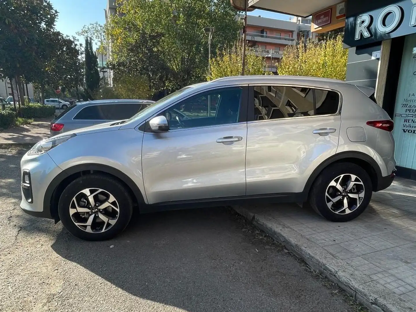 Kia Sportage Sportage IV 2021 1.6 crdi mhev Style 2wd 136cv dct Argento - 2