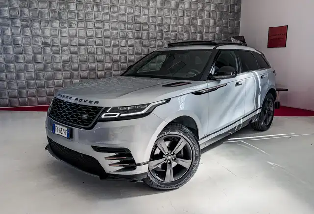 Land Rover Range Rover Velar 2.0d i4 R-Dynamic 240cv auto my20 - IVA ESPOSTA