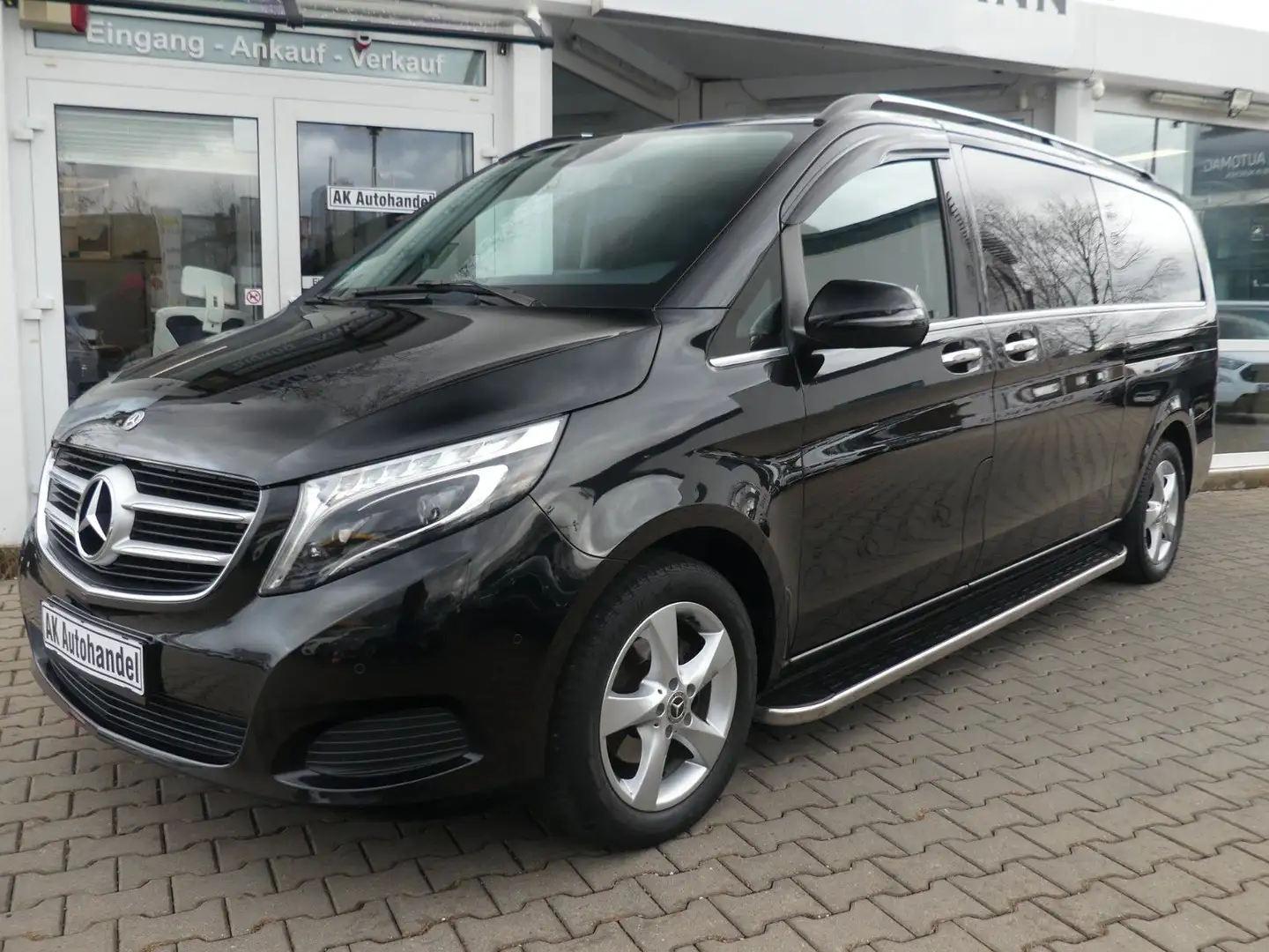 Mercedes-Benz V 220 AVANTGARDE extralang AHK LED Klima Schwarz - 1