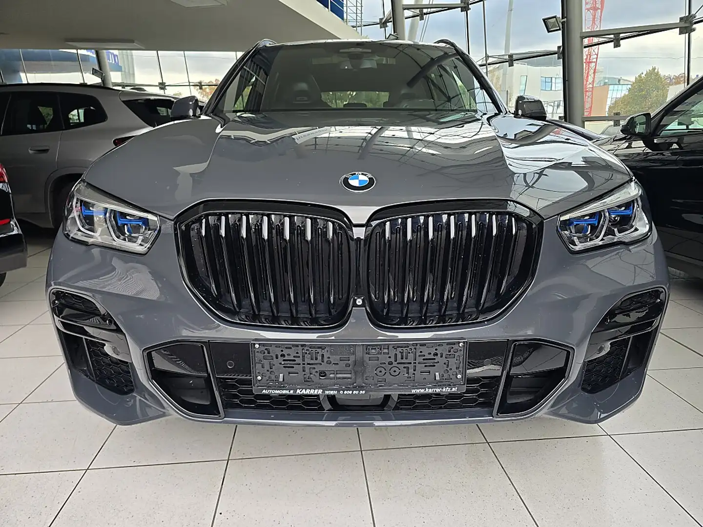BMW X5 xDrive 30d Sportautomatik "M Sport" Vollausstat... Grau - 2