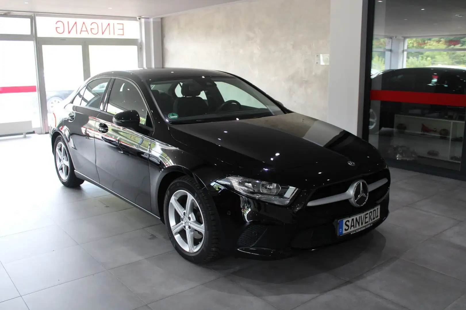 Mercedes-Benz A 180 d LIMOUSINE BUSINESS-PAKET NAVI EURO6 DPF Schwarz - 2