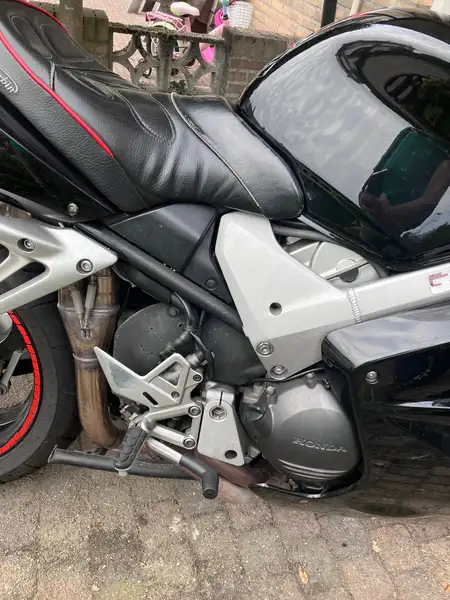 Honda VFR 800 - foto 8