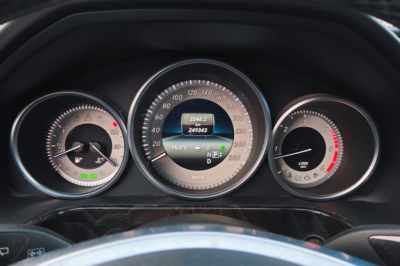 Mercedes-Benz E 350 E T-Modell  BlueTec 4Matic — photo 8