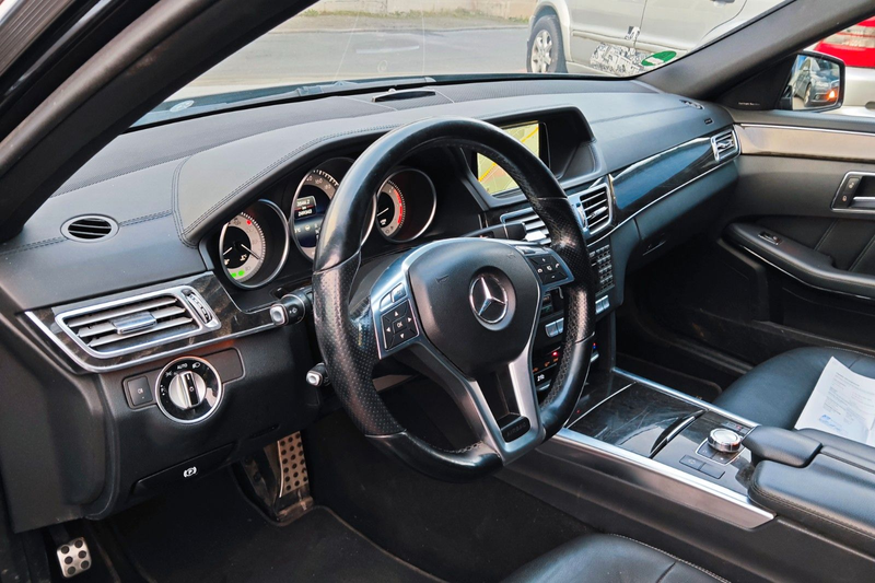 Mercedes-Benz E 350 E T-Modell  BlueTec 4Matic — photo 6