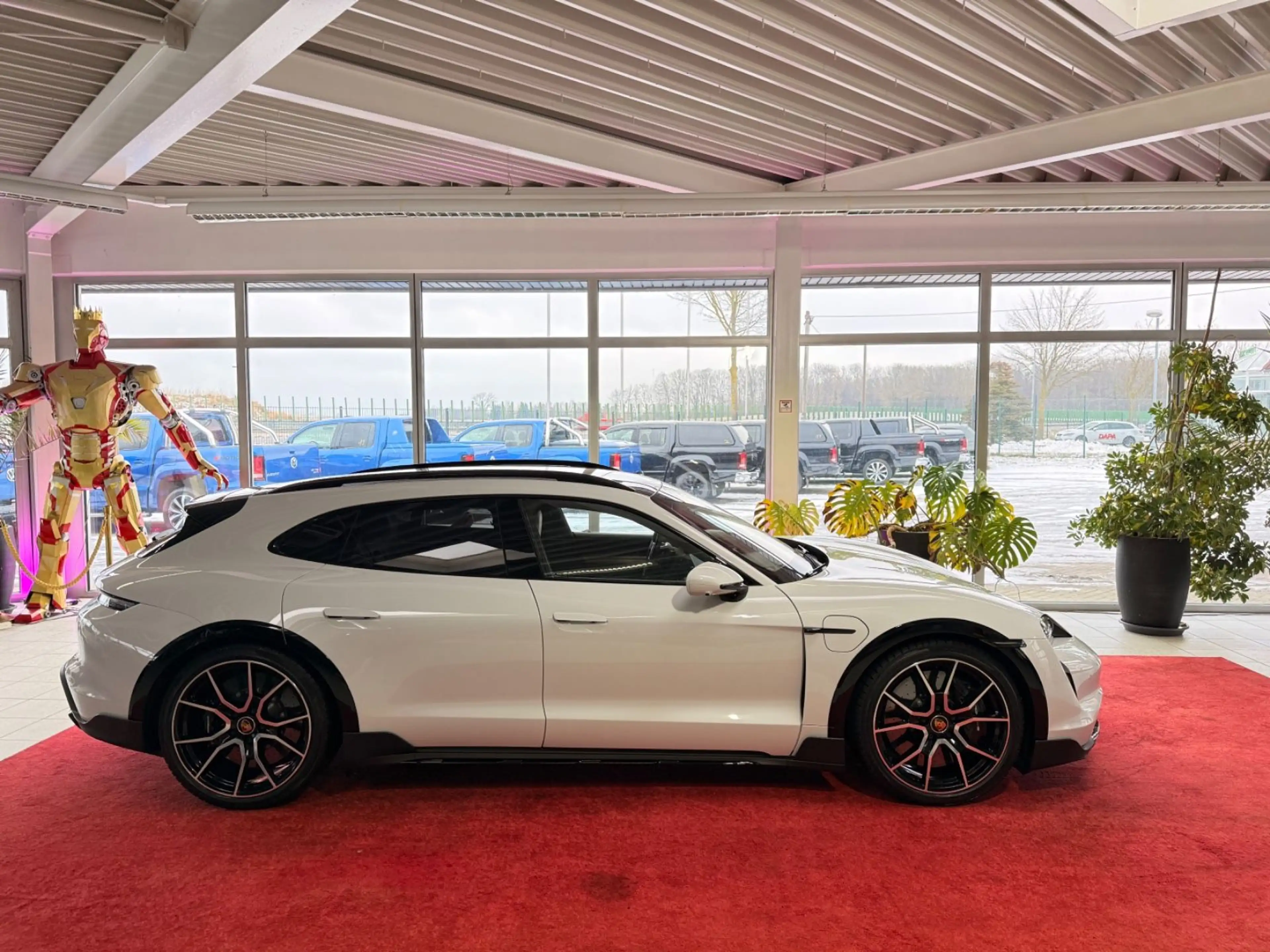 Porsche Taycan Cross Turismo Turbo S Burmester Approved — photo 6