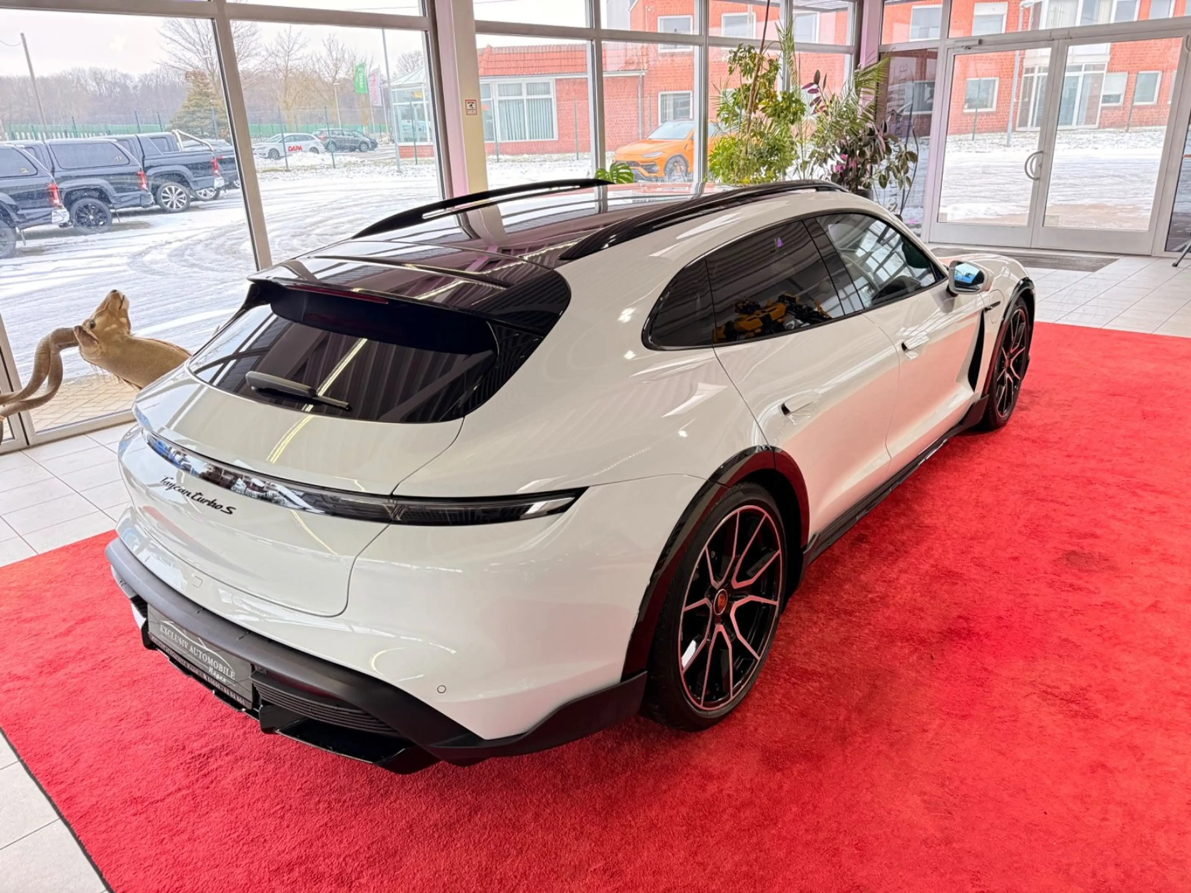 Porsche Taycan Cross Turismo Turbo S Burmester Approved — photo 8