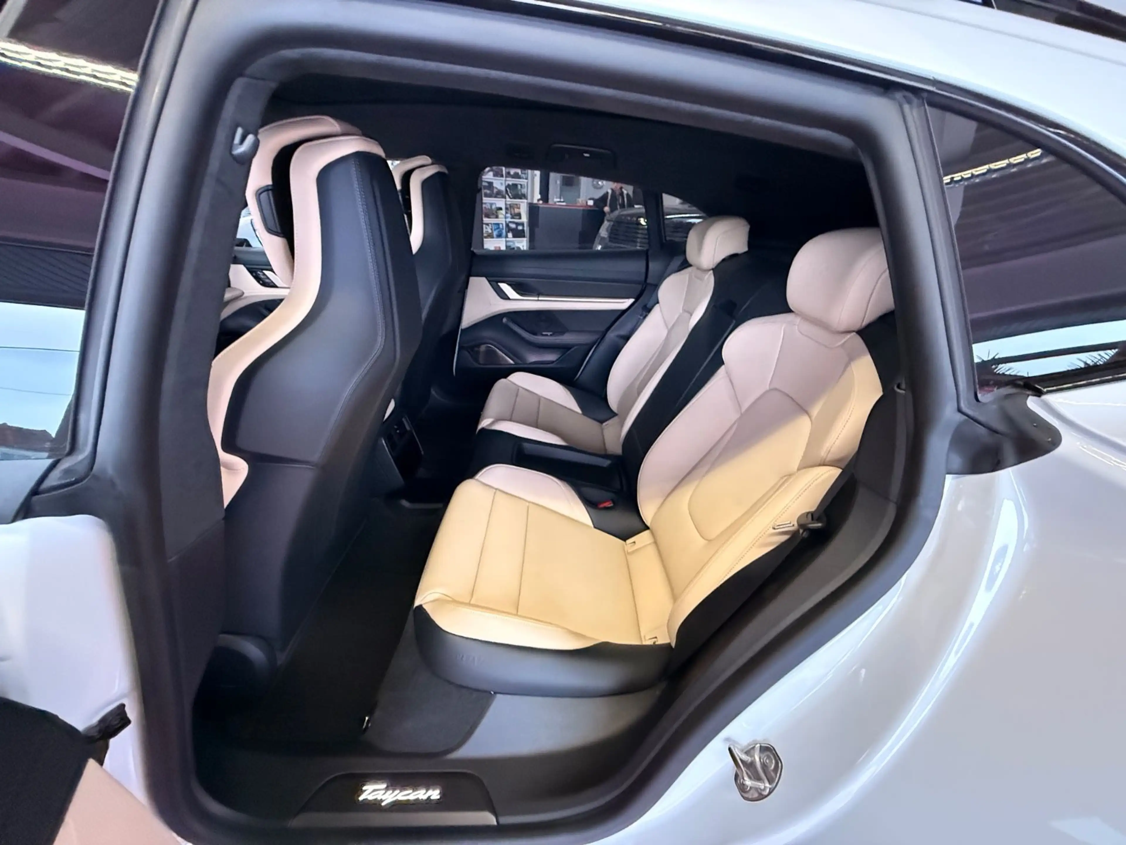 Porsche Taycan Cross Turismo Turbo S Burmester Approved — photo 14