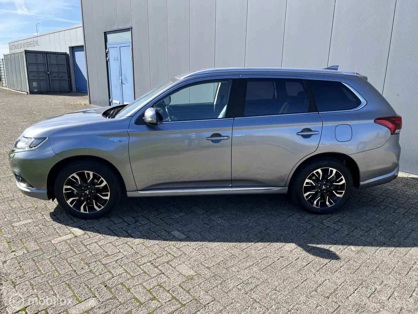 Mitsubishi Outlander 2.0 PHEV Premium tekhaak allseason banden Gris - 2