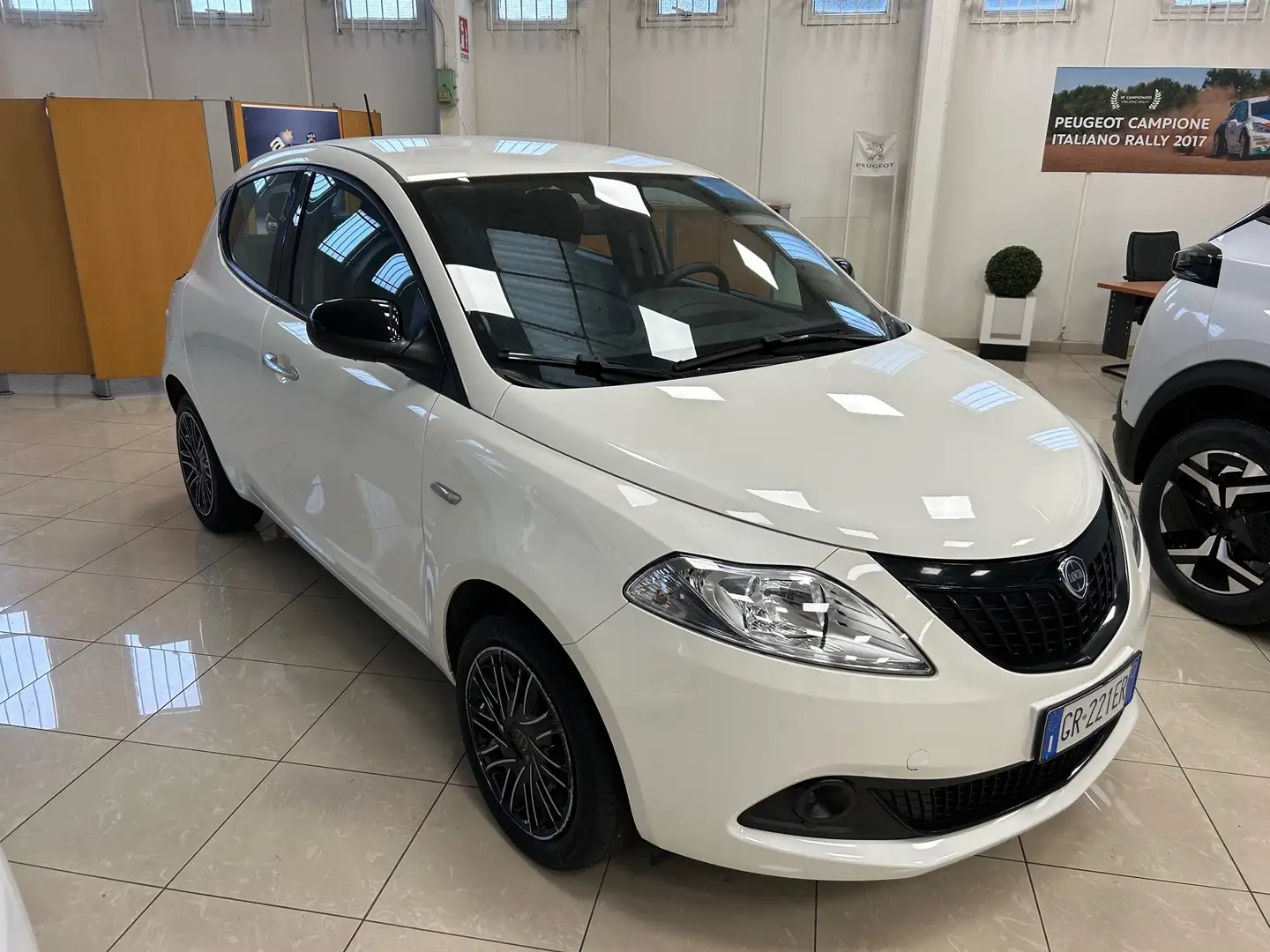 Lancia Ypsilon Ypsilon 1.0 firefly hybrid Silver s Bianco - 1