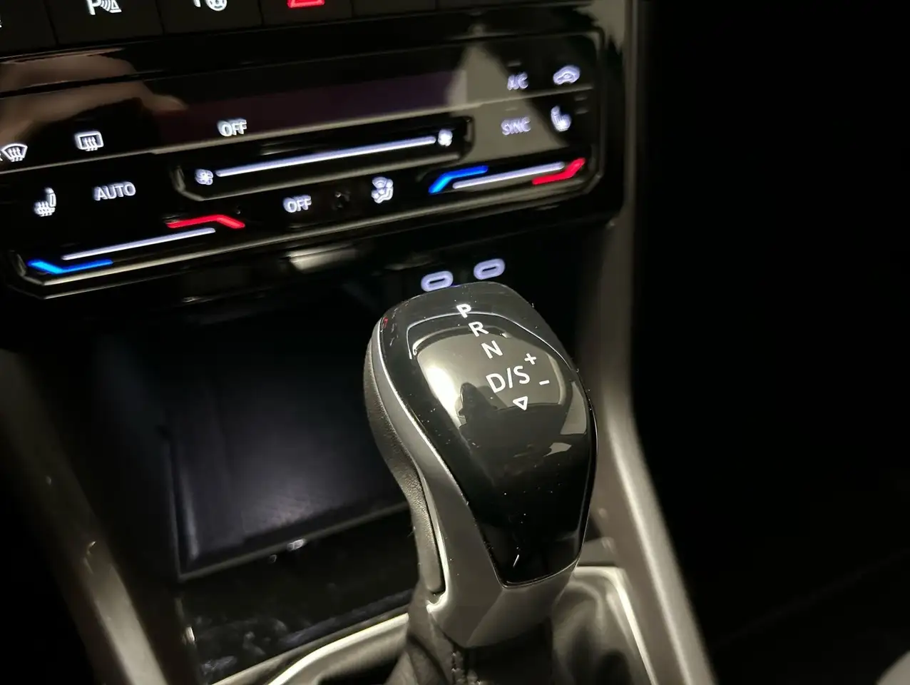 Volkswagen T-Cross 1.5 TSI DSG Style CarPlay ACC LED Navi 19