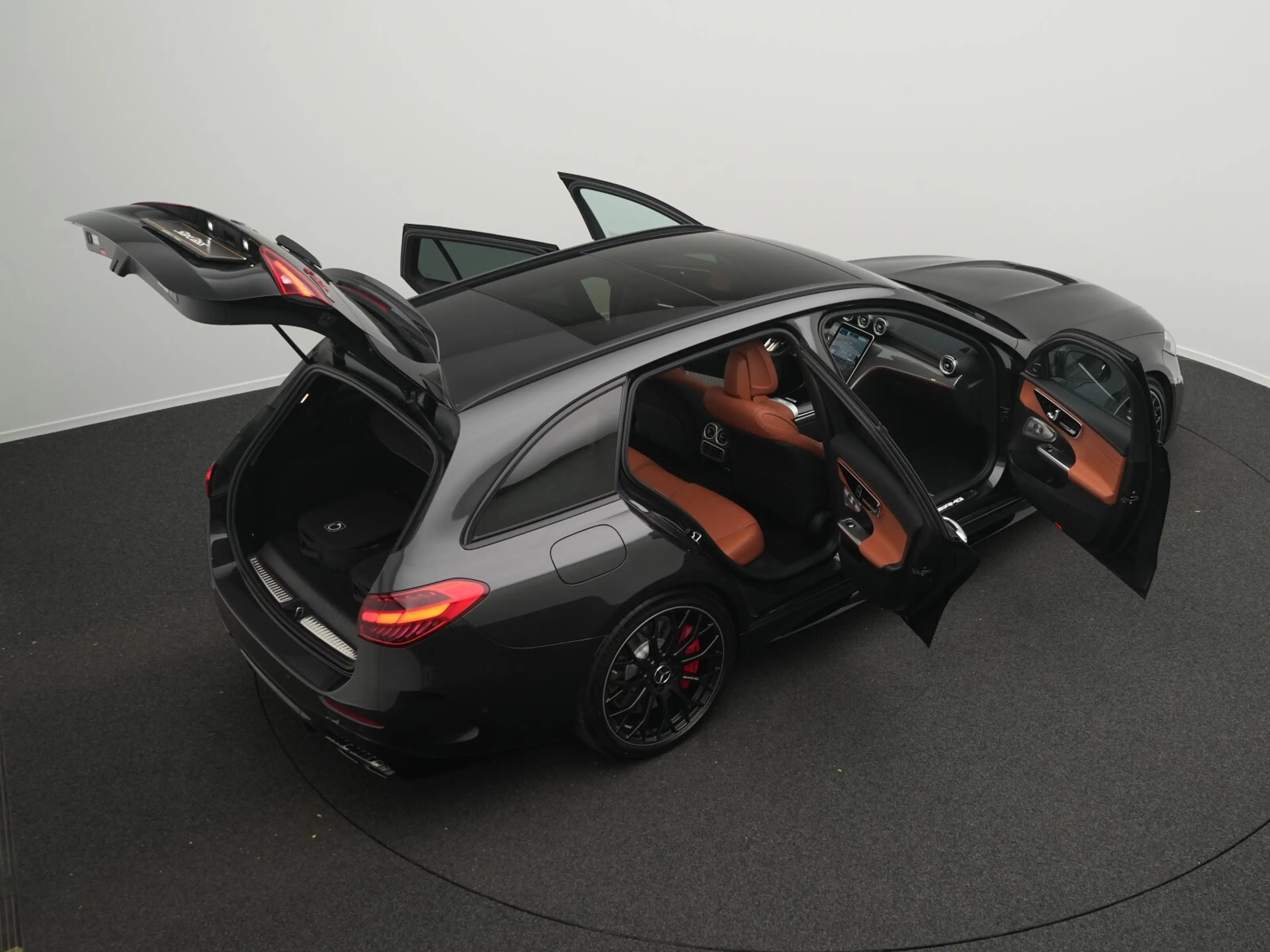 Mercedes-Benz C 63 AMG C 63 AMG T. S E-PERF Digital+Pano+AHK+Night+Burm — photo 15