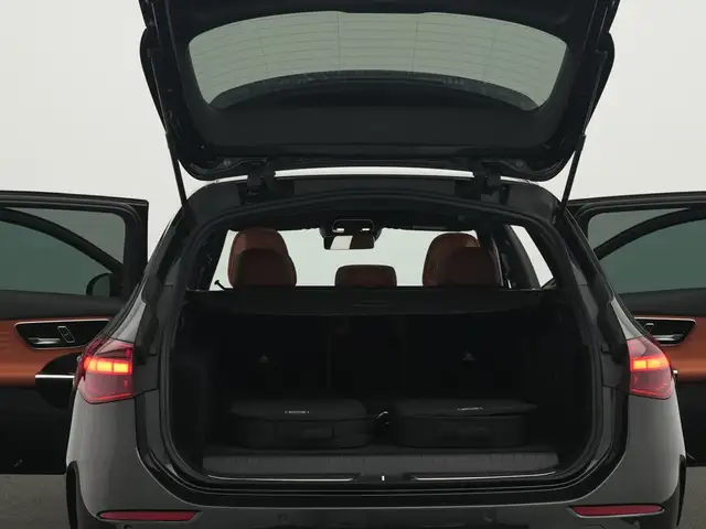 Mercedes-Benz C-Class view 17