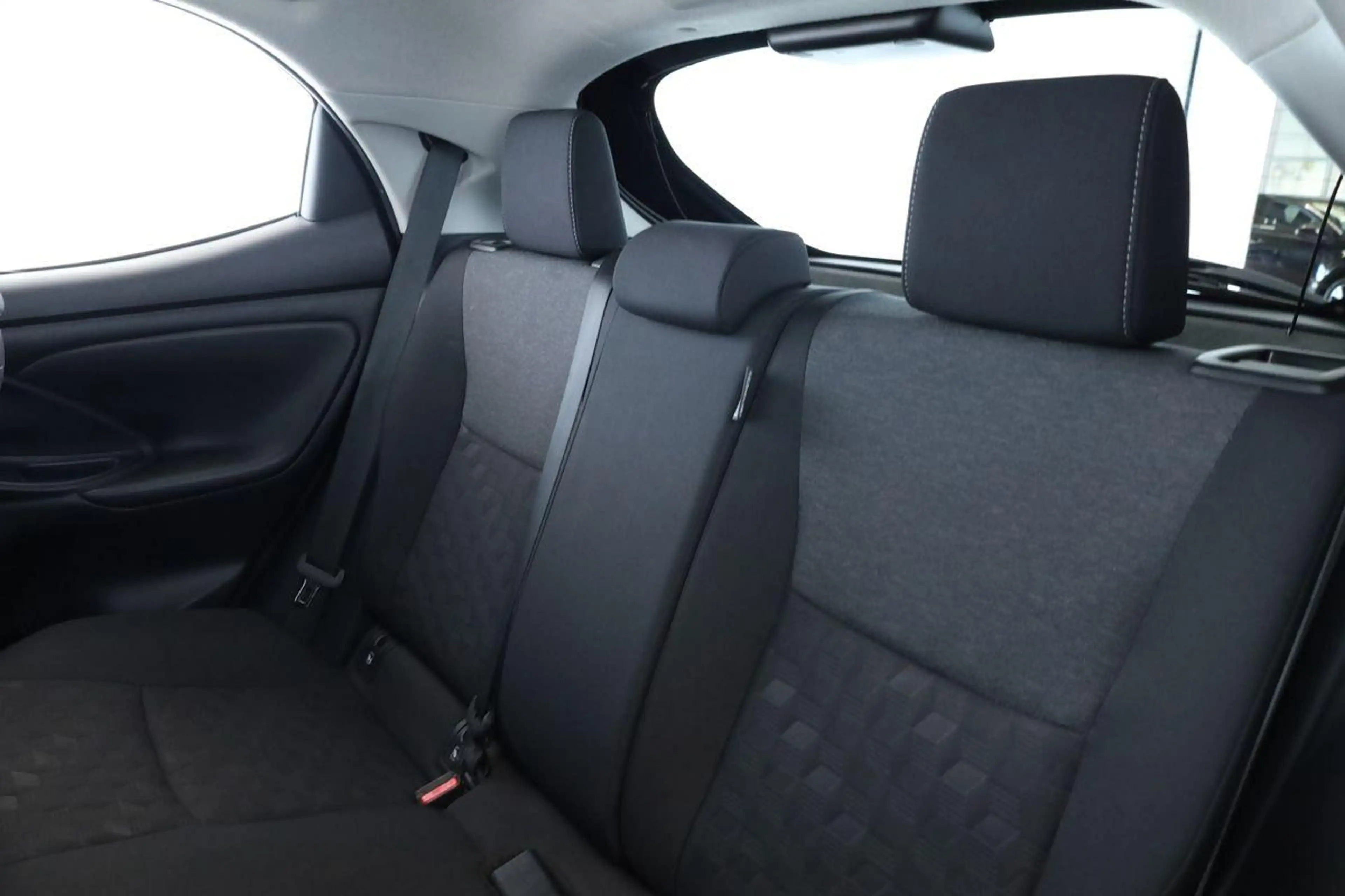 Toyota Yaris Hybrid 116 Teamplayer LED App SHZ Key Kam — photo 14