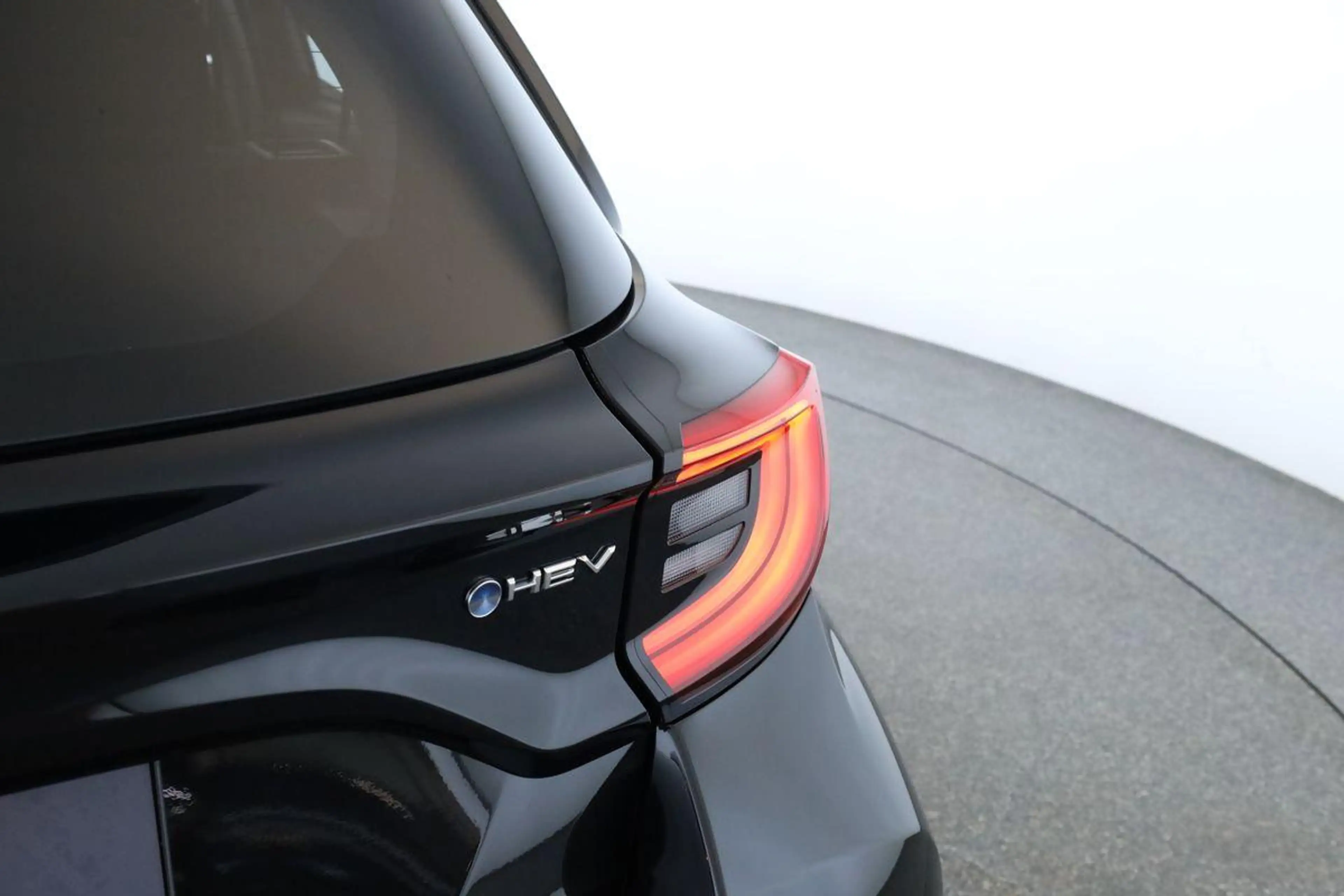 Toyota Yaris Hybrid 116 Teamplayer LED App SHZ Key Kam — photo 11
