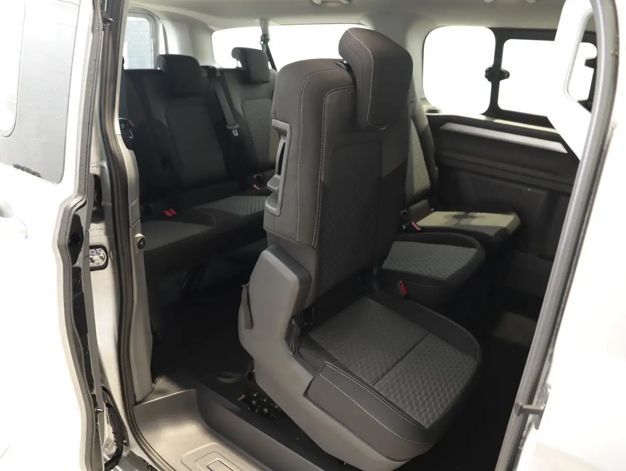 Volkswagen T7 Caravelle 2026 — фото 10