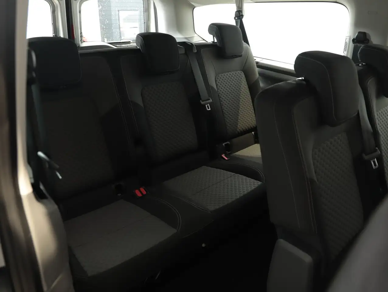 Volkswagen T7 Caravelle 2026 — фото 11