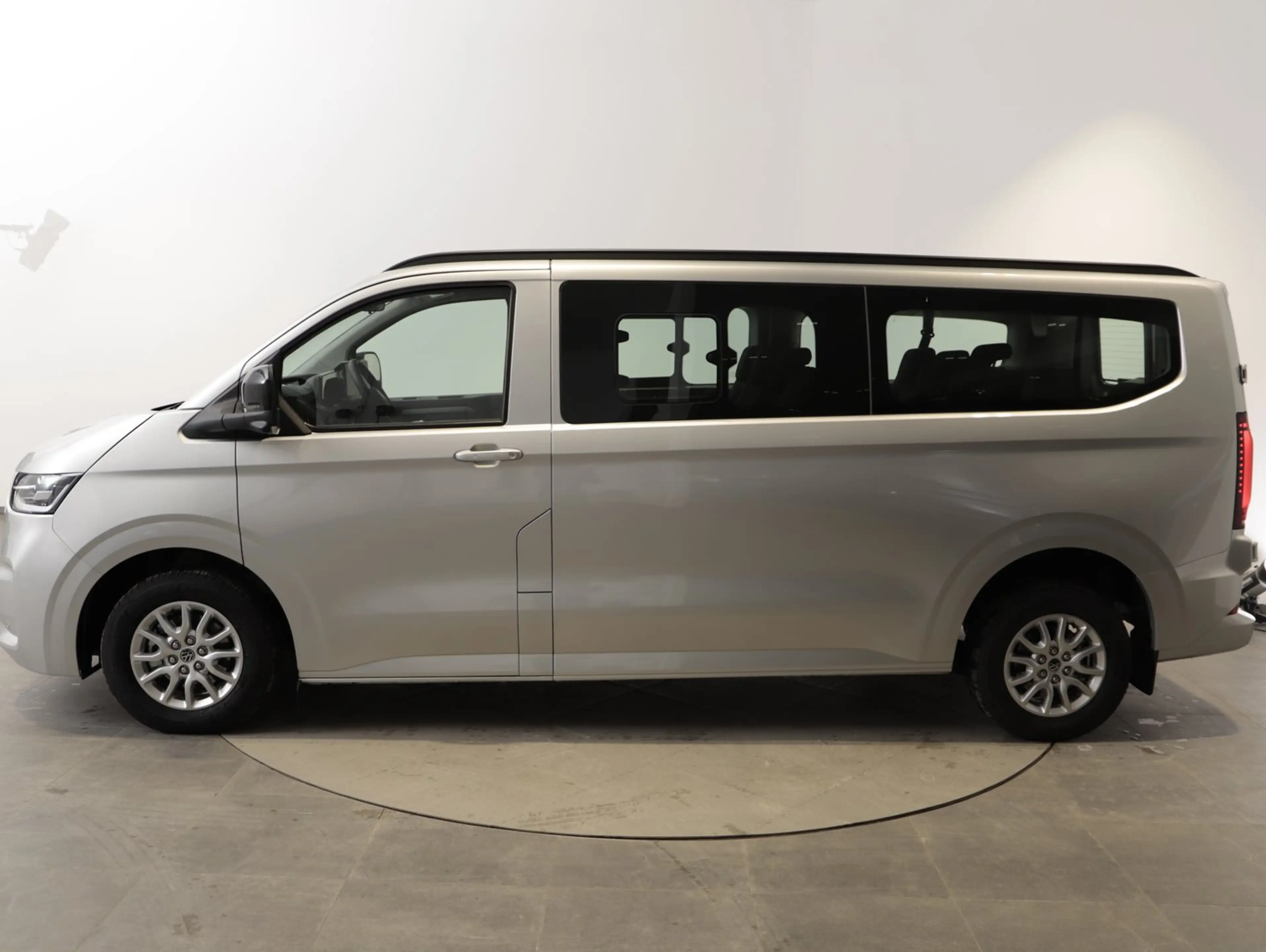 Volkswagen T7 Caravelle VW T7 Caravelle Life LR TDI 4MOTION — photo 3