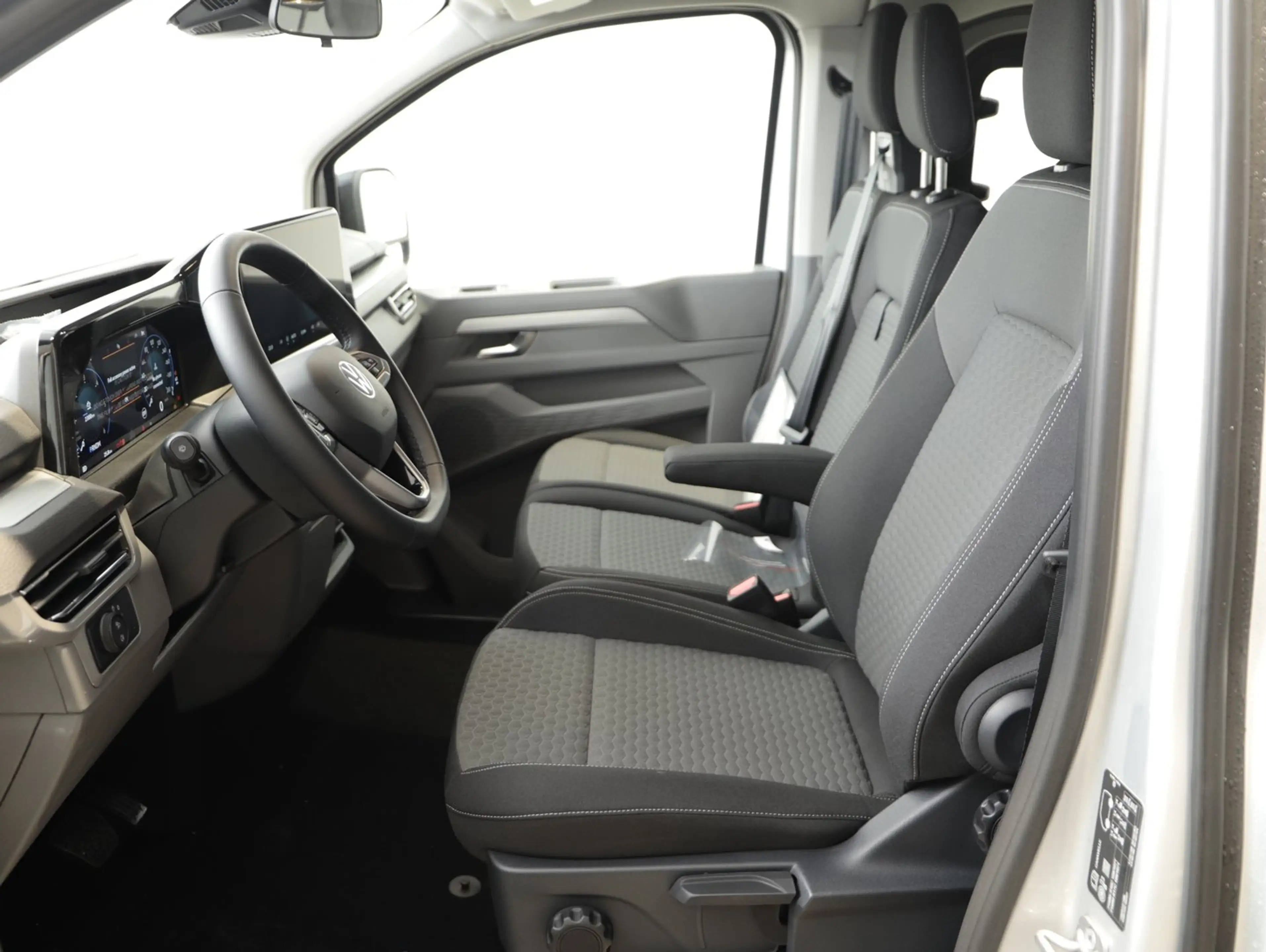 Volkswagen T7 Caravelle VW T7 Caravelle Life LR TDI 4MOTION — photo 7